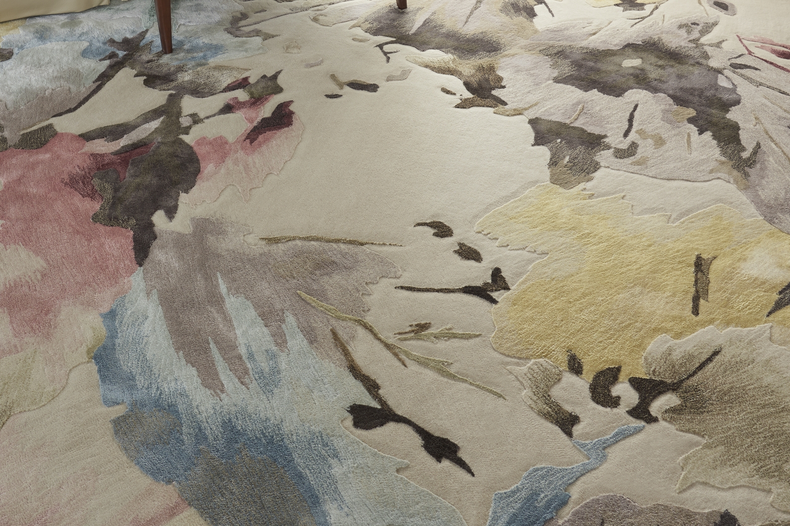 Eldonia Beige 5'6 x 7'5 Rug - Thumbnail - Image 7