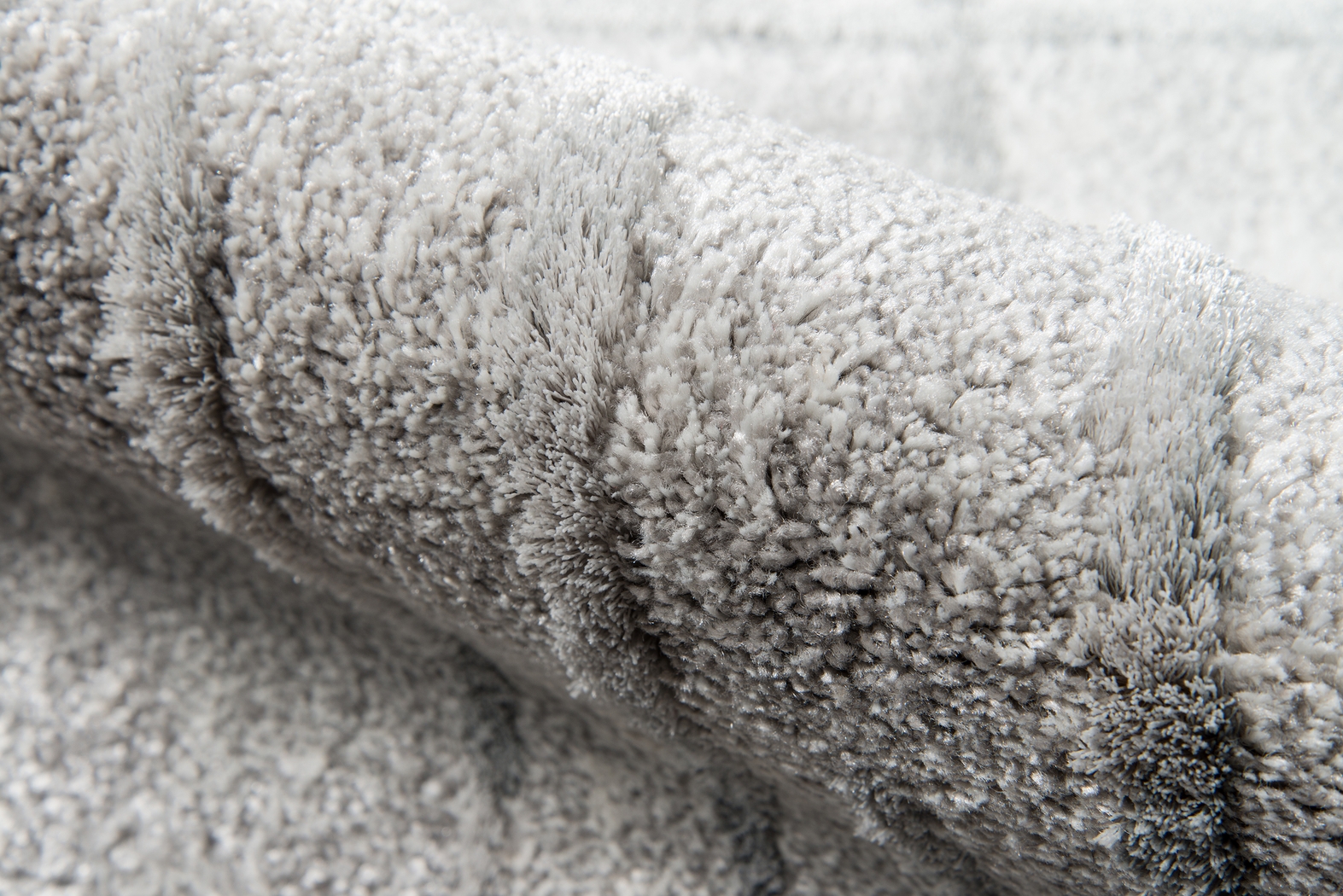 Elease Gray 5'3 x 7'2 Rug - Thumbnail - Image 3