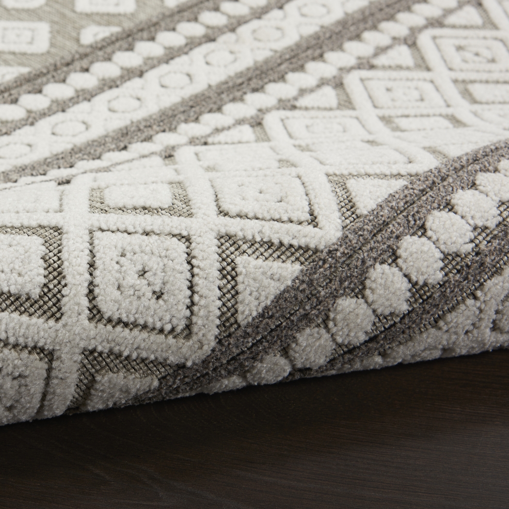 Elizardo Light Gray 5' x 7' Indoor/Outdoor Rug - Thumbnail - Image 2