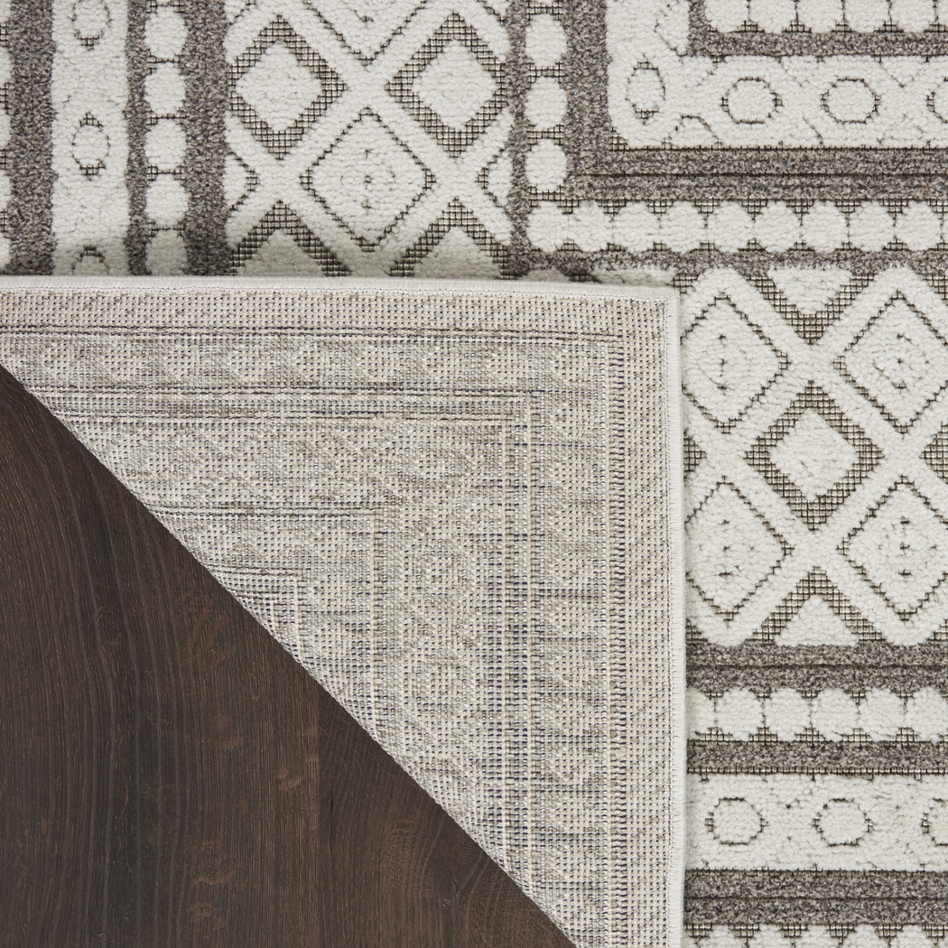 Elizardo Light Gray 5' x 7' Indoor/Outdoor Rug - Thumbnail - Image 5