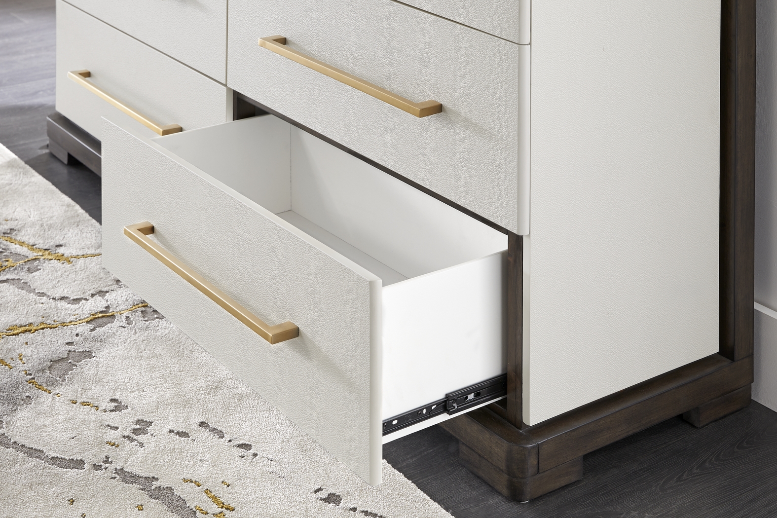 Elko Falls White 5 Pc King Panel Bedroom - Thumbnail - Image 9