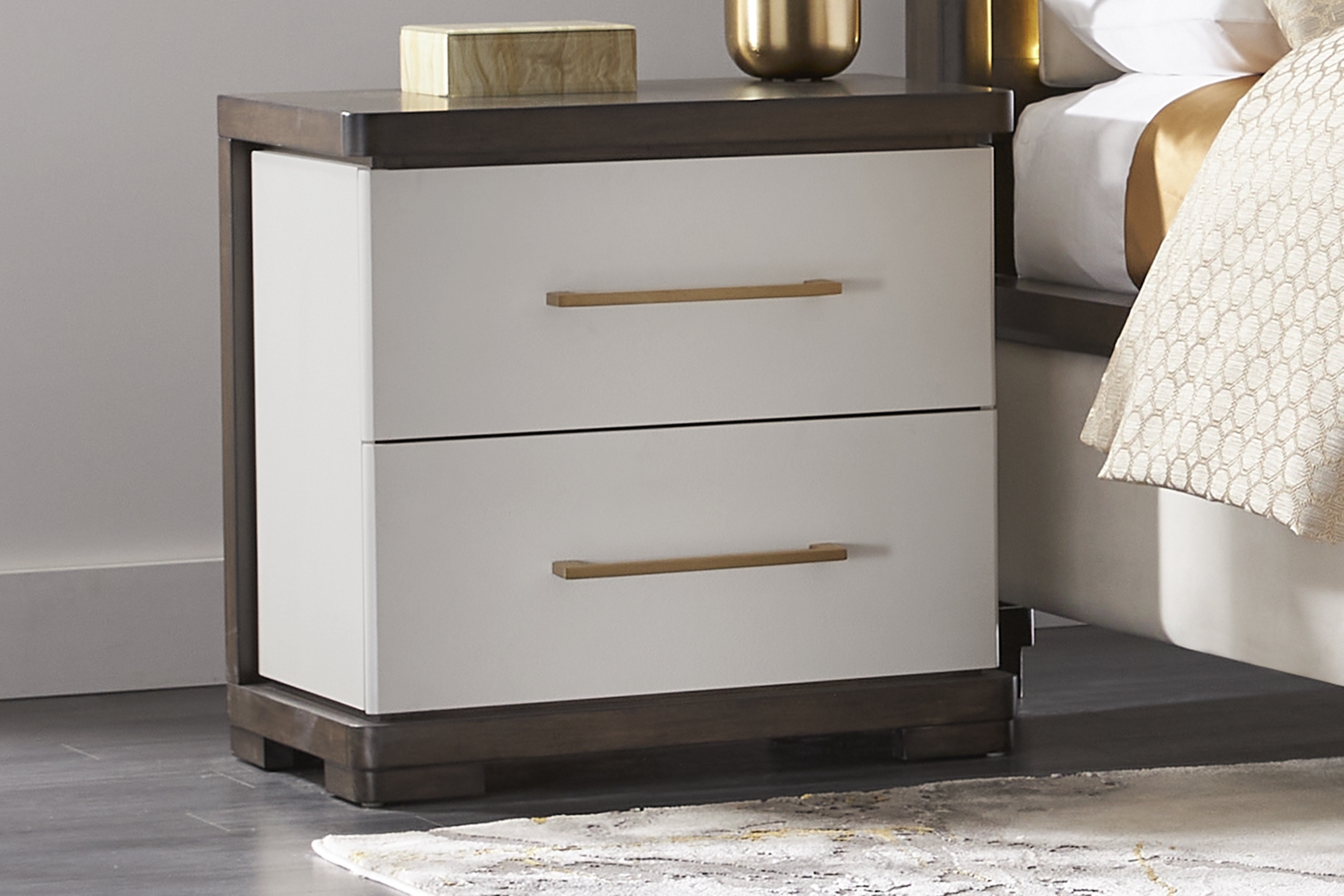 Elko Falls White 7 Pc King Panel Bedroom - Thumbnail - Image 12