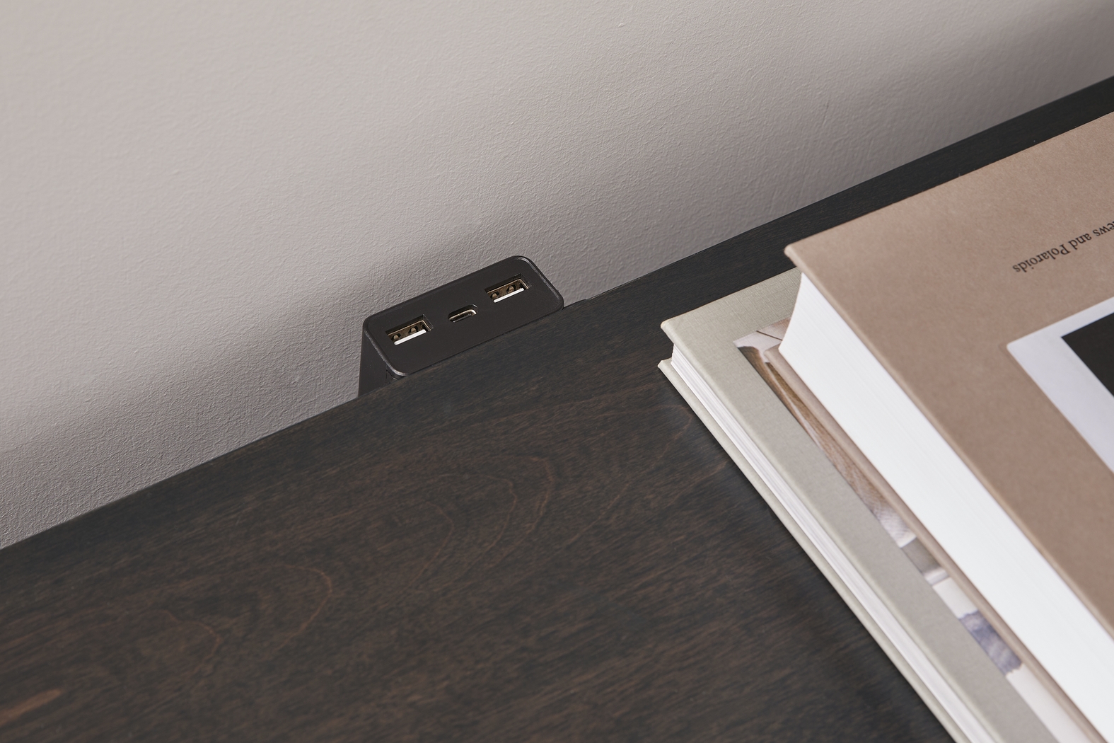 Elko Falls White 7 Pc King Panel Bedroom - Thumbnail - Image 14