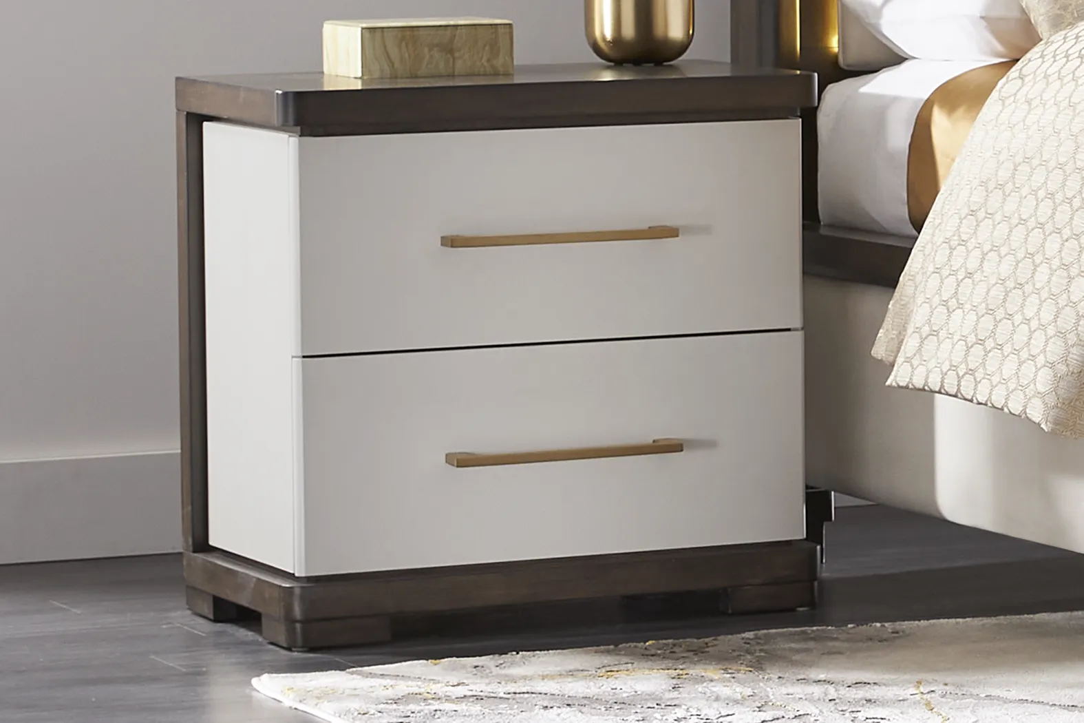 Elko Falls White 8 Pc King Panel Bedroom - Thumbnail - Image 13