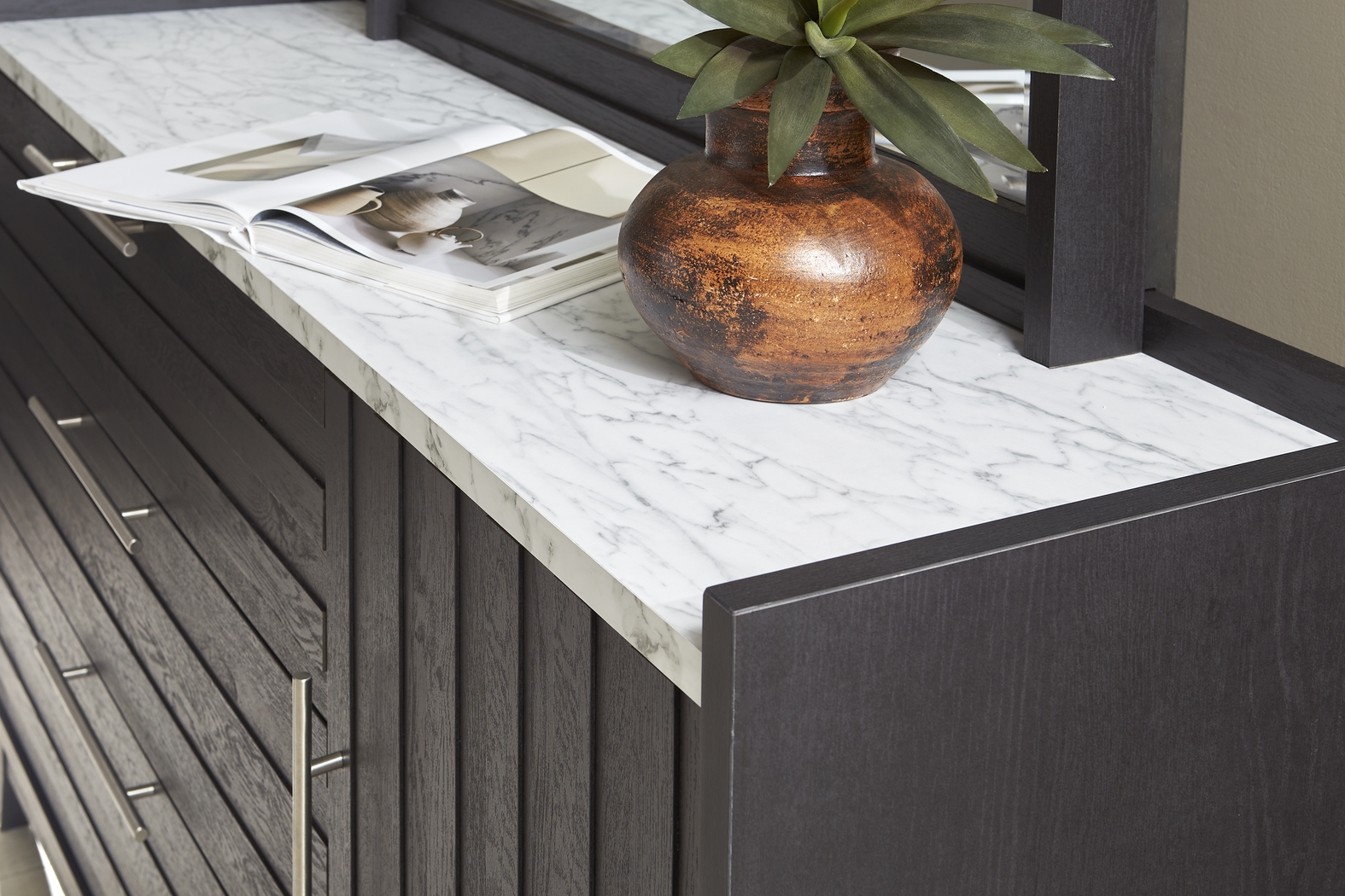 Ellenbrook Black 5 Pc Queen Panel Bedroom - Thumbnail - Image 7