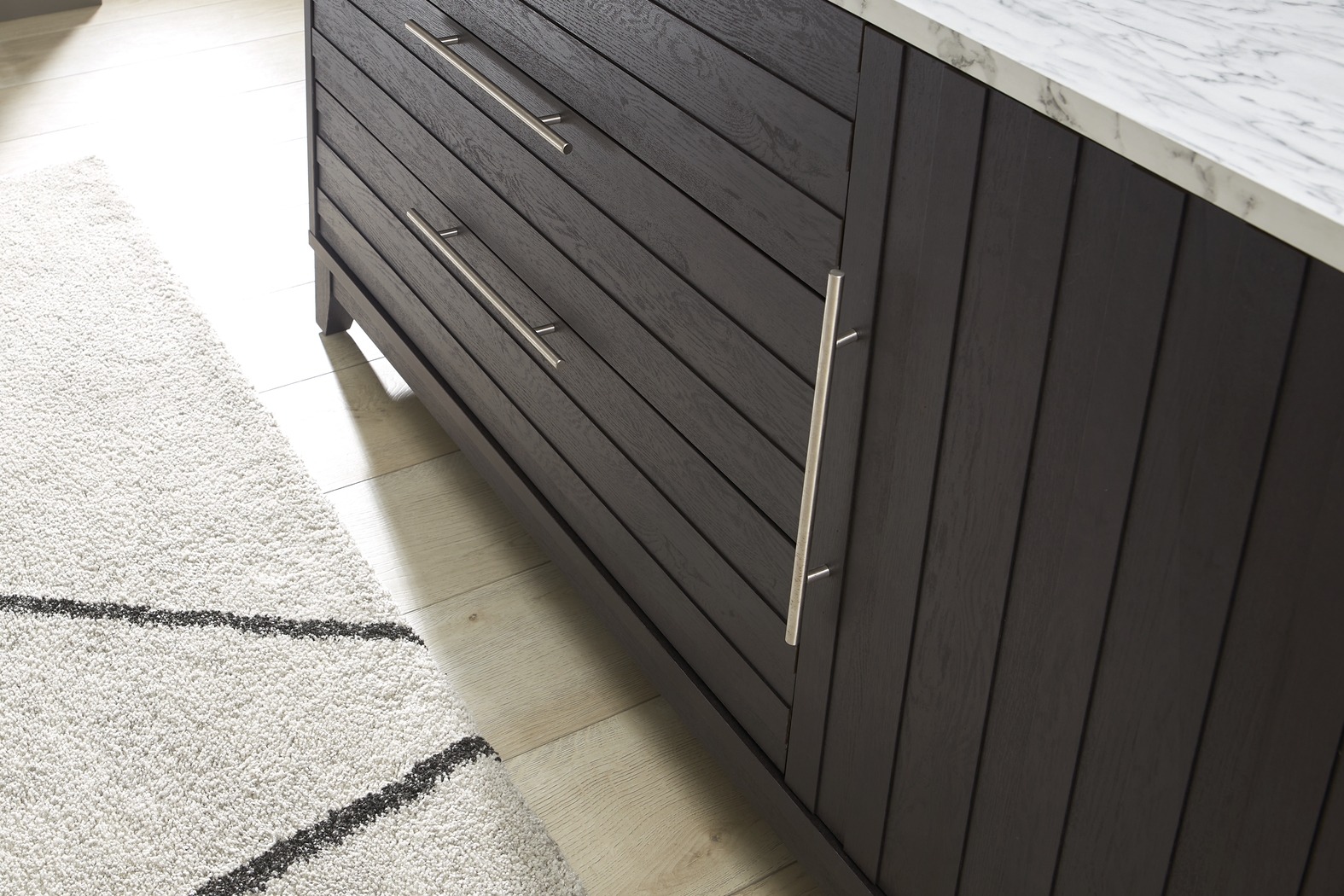 Ellenbrook Black 5 Pc Queen Panel Bedroom - Thumbnail - Image 9