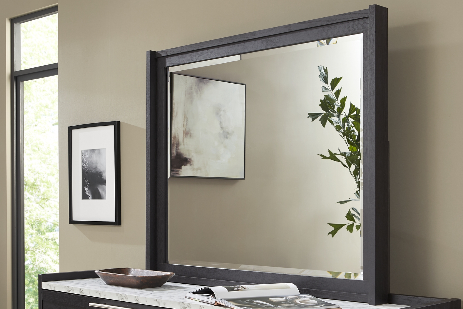 Ellenbrook Black 5 Pc Queen Panel Bedroom - Thumbnail - Image 11