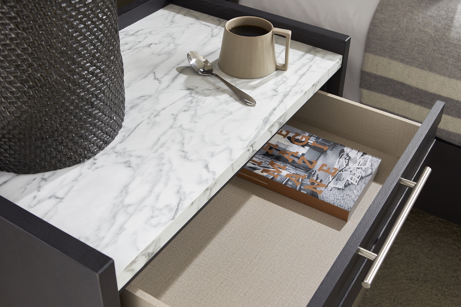 Ellenbrook Black 5 Pc King Panel Bedroom - Thumbnail - Image 8