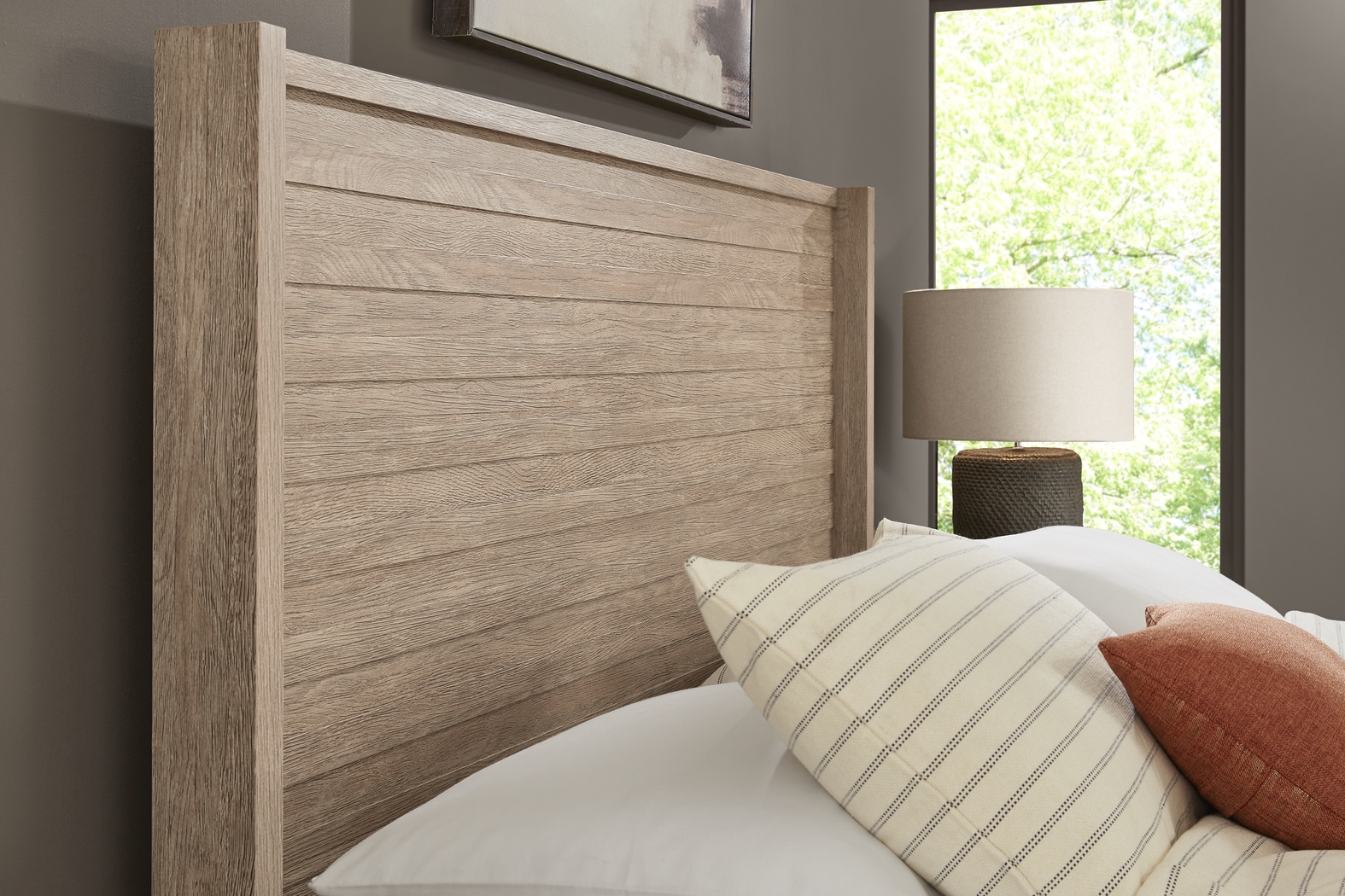 Ellenbrook Brown 5 Pc Queen Panel Bedroom - Thumbnail - Image 3