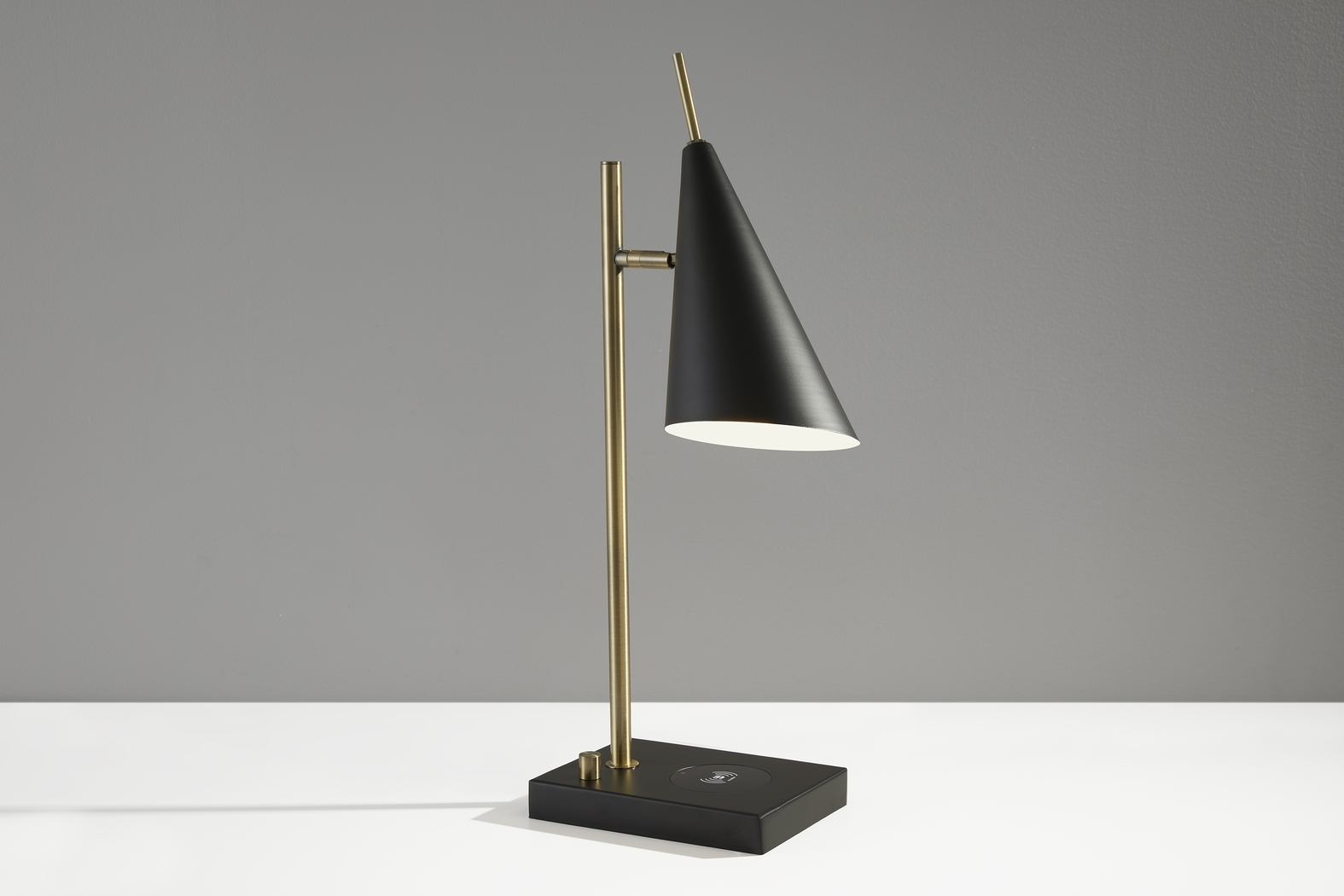 Elm Way Brass Lamp - Thumbnail - Image 2