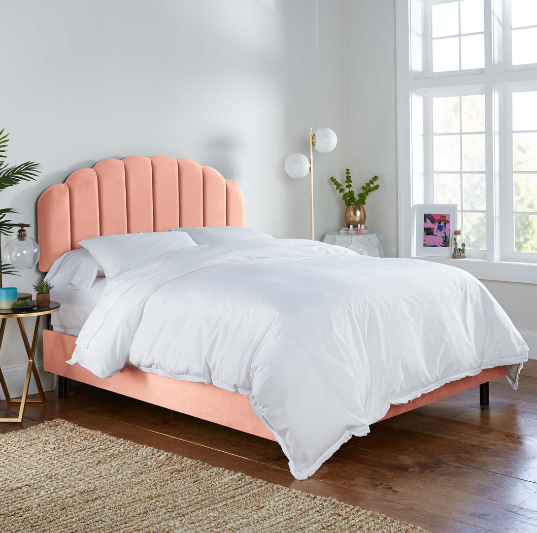 Eloisan Pink California King Bed - Thumbnail - Image 2