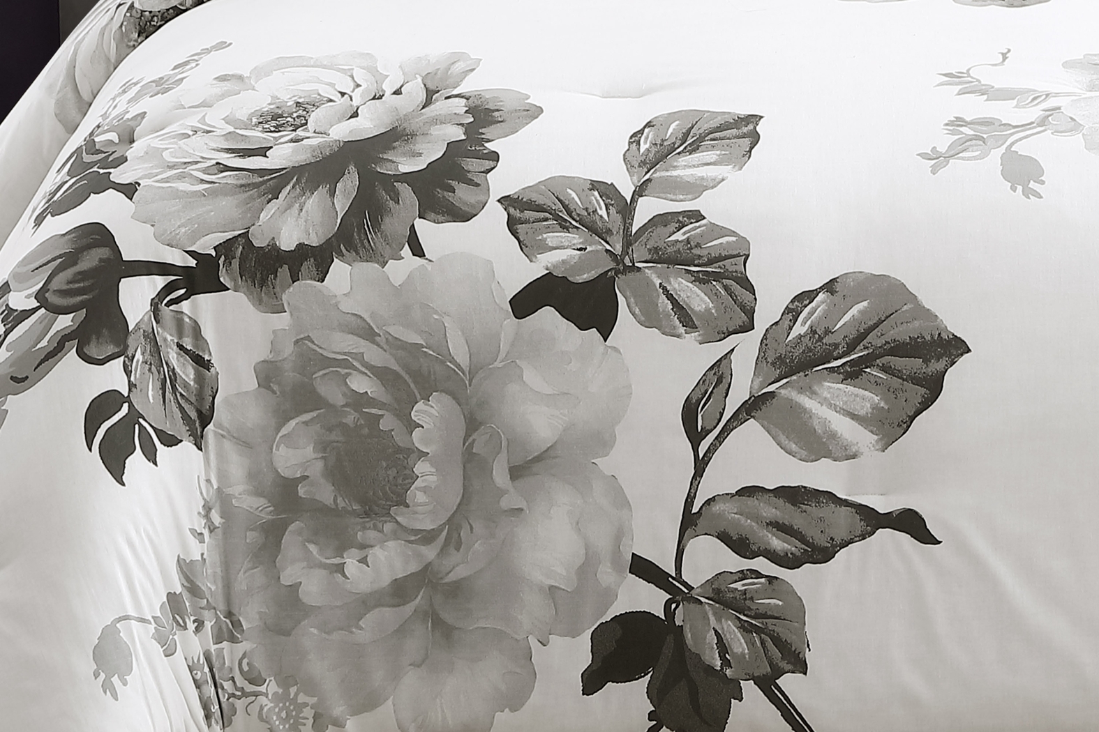 Elrissa Cream Black 7 Pc Queen Comforter Set - Thumbnail - Image 3