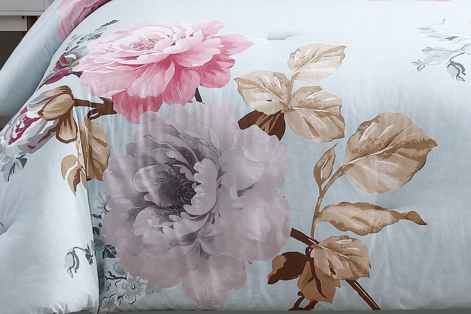 Elrissa Light Blue 7 Pc King Comforter Set - Thumbnail - Image 3