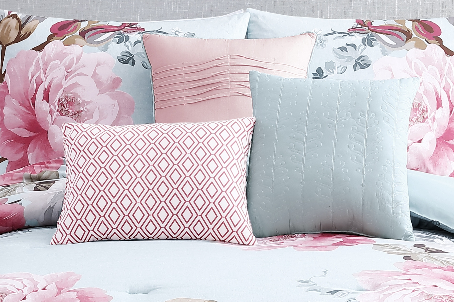 Elrissa Light Blue 7 Pc King Comforter Set - Thumbnail - Image 5