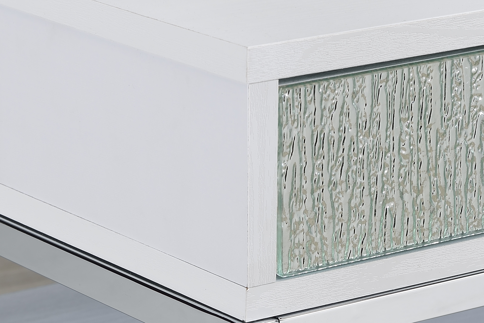 Emahlea White Cocktail Table - Thumbnail - Image 4