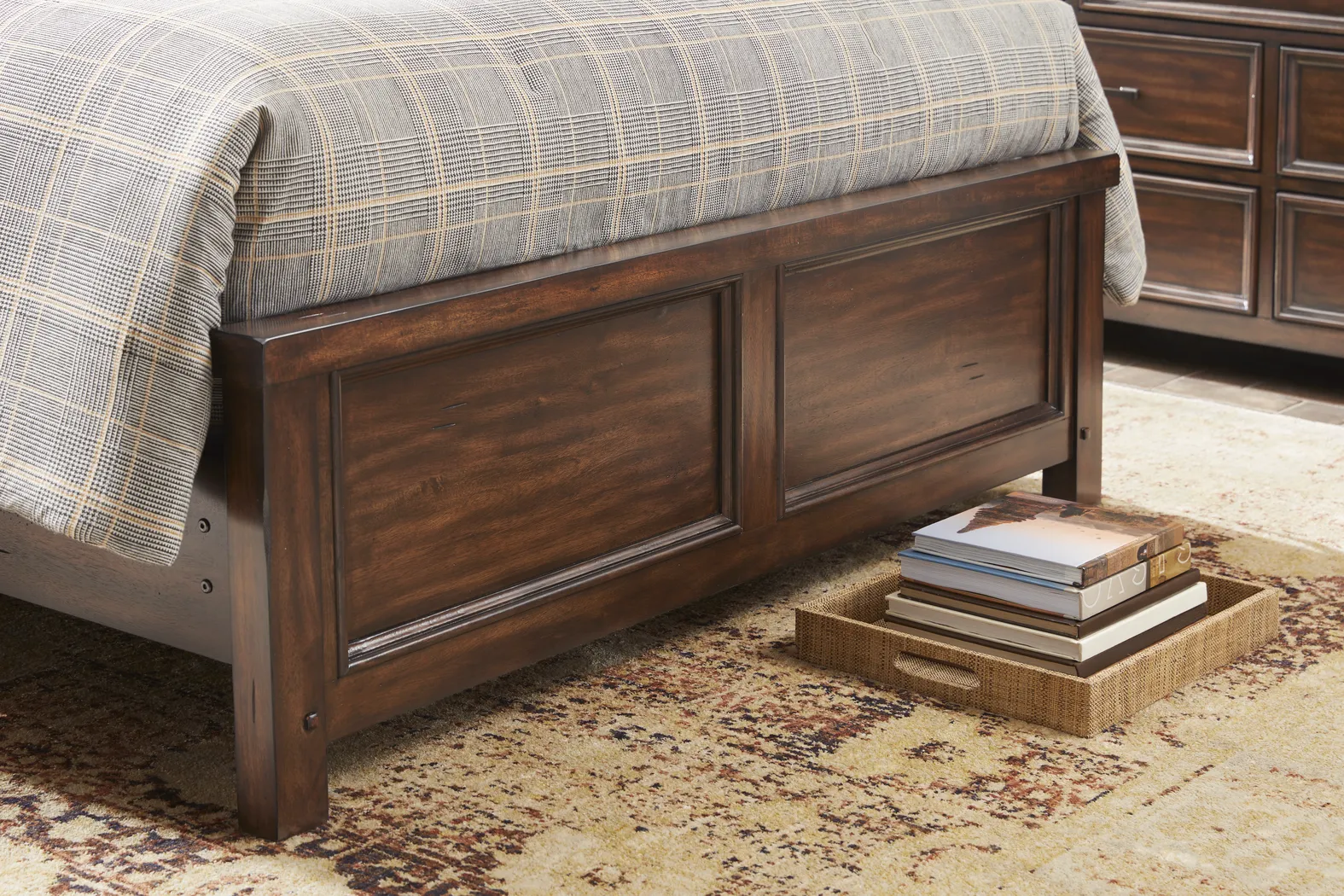 Emberton Dark Brown 7 Pc Queen Sleigh Bedroom - Thumbnail - Image 5