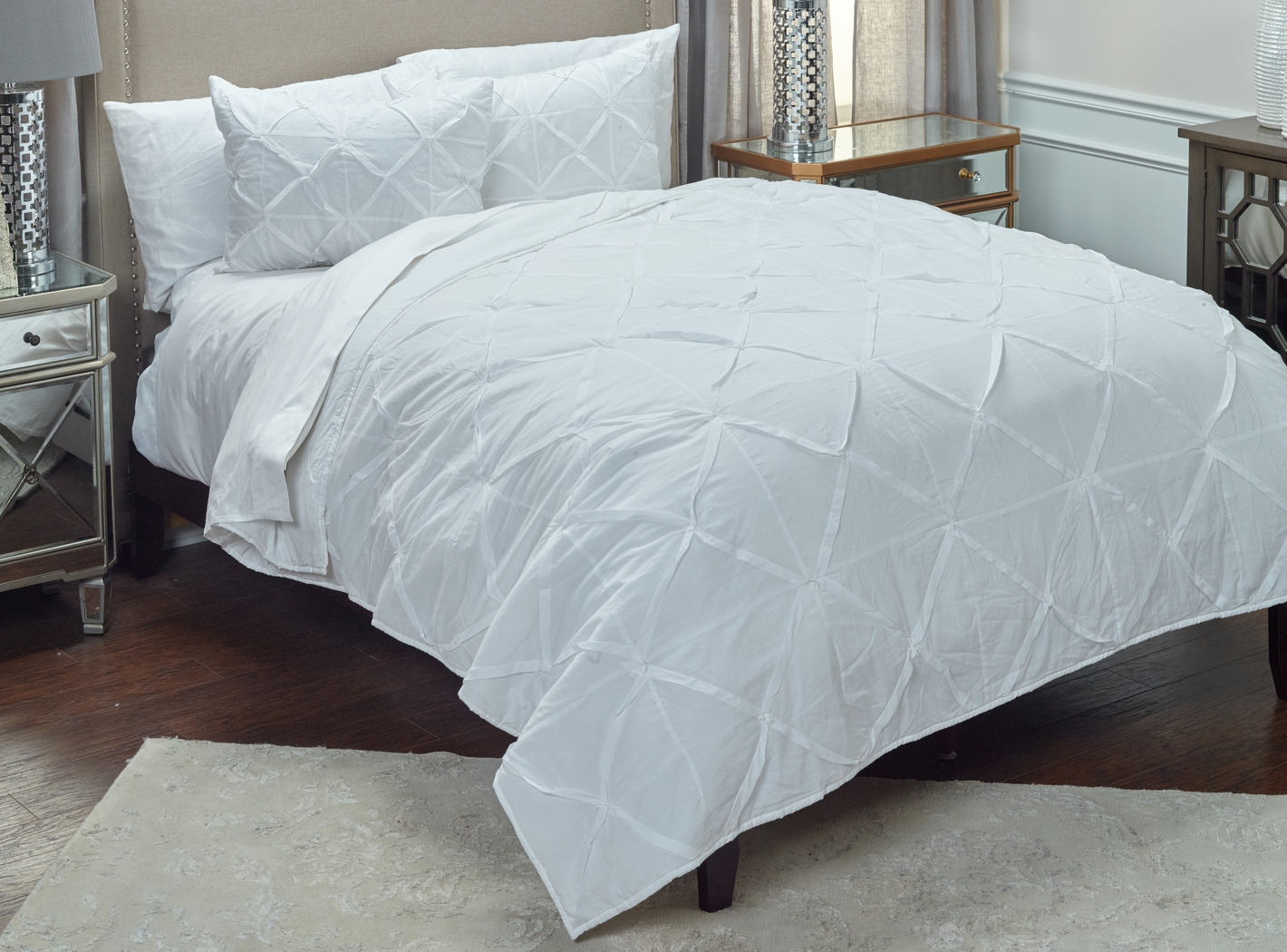 Emiliya White King Quilt - Thumbnail - Image 1