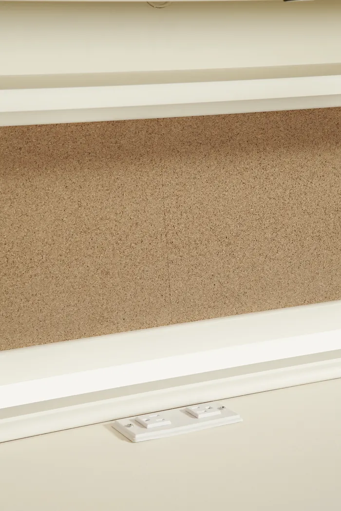 Emma's Escape White Wash Desk & Hutch - Thumbnail - Image 4