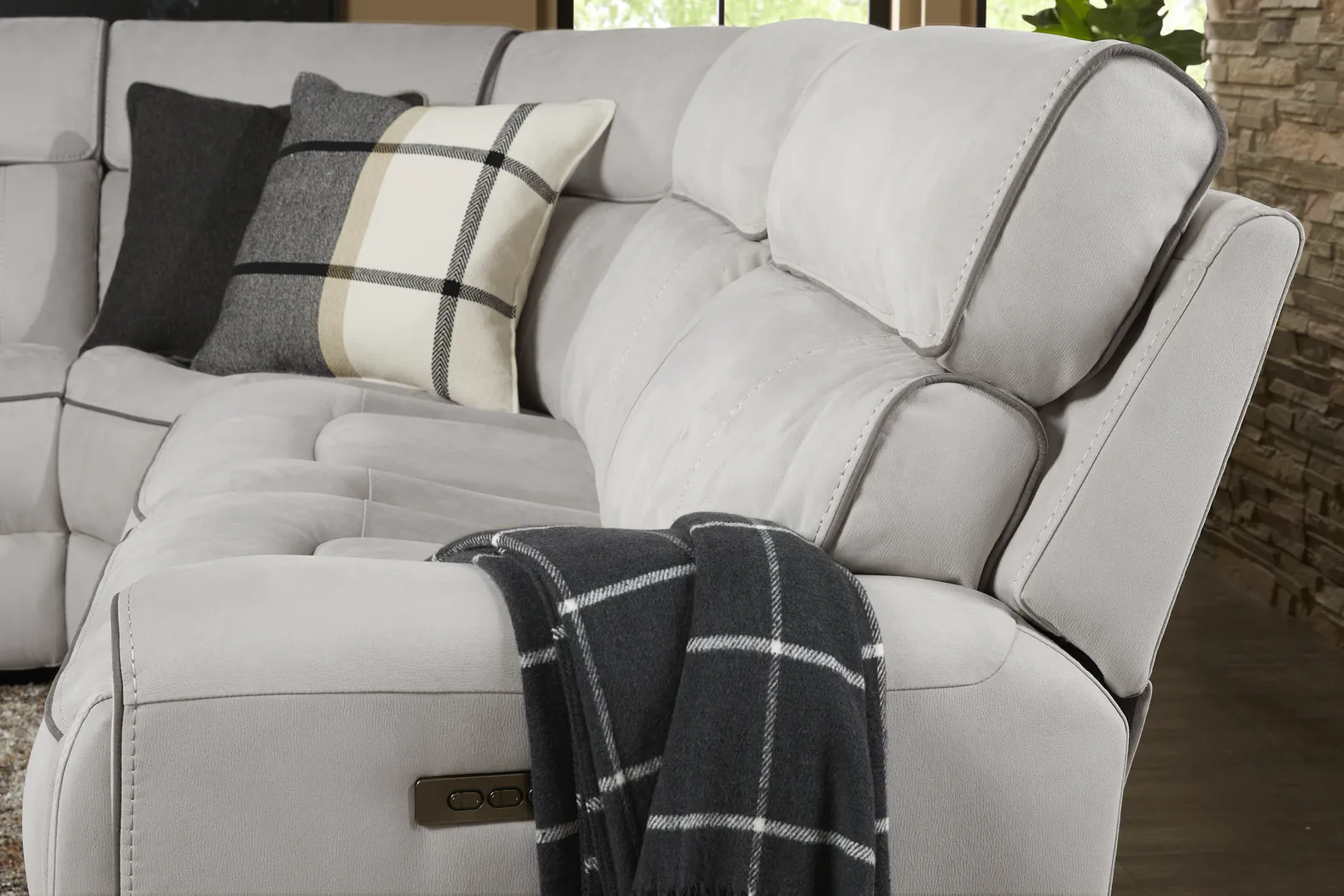 Emmett Avenue Gray 6 Pc Dual Power Reclining Sectional - Image 11