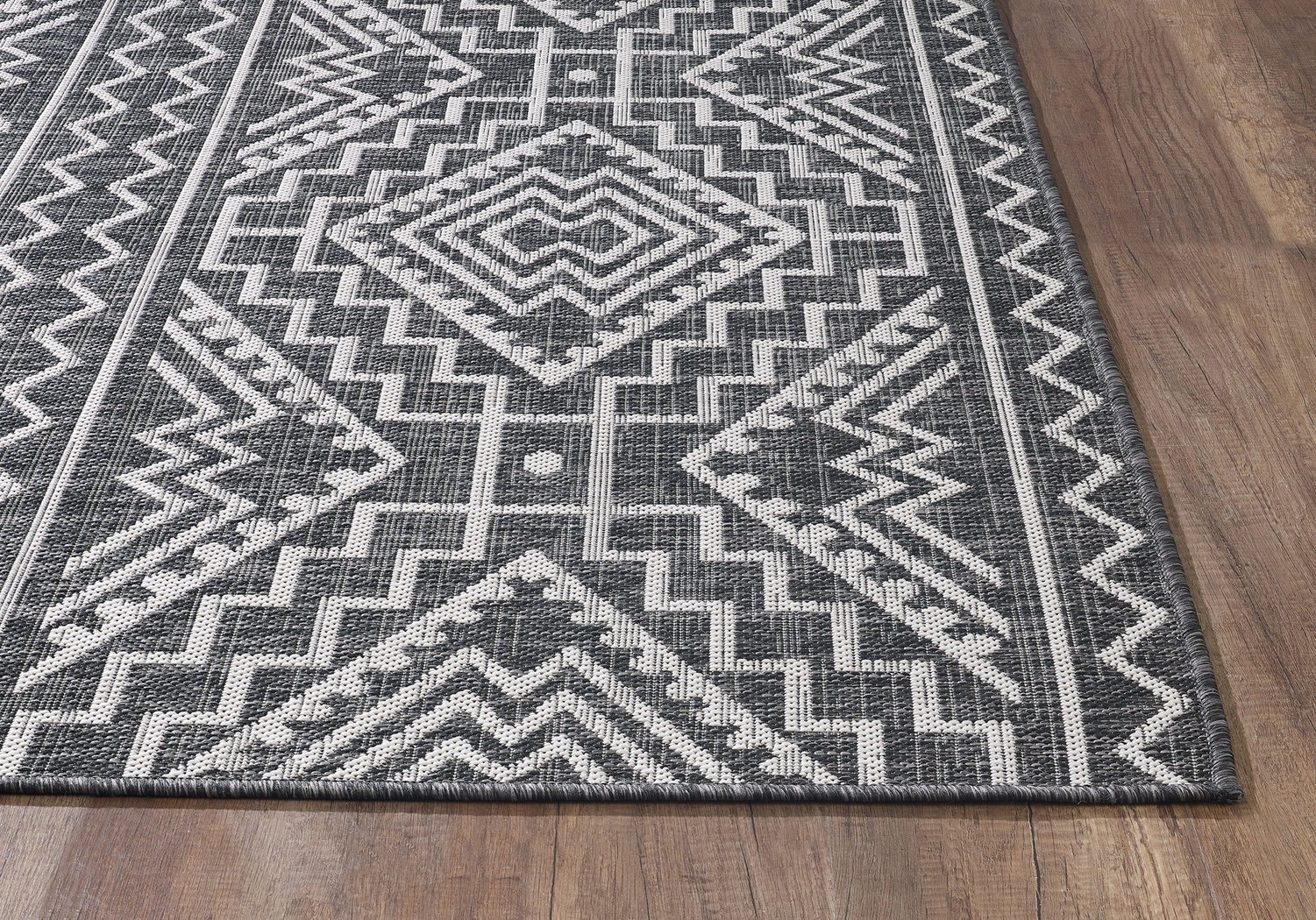 Emspool Black 7'10 x 10'10 Indoor/Outdoor Rug - Thumbnail - Image 5