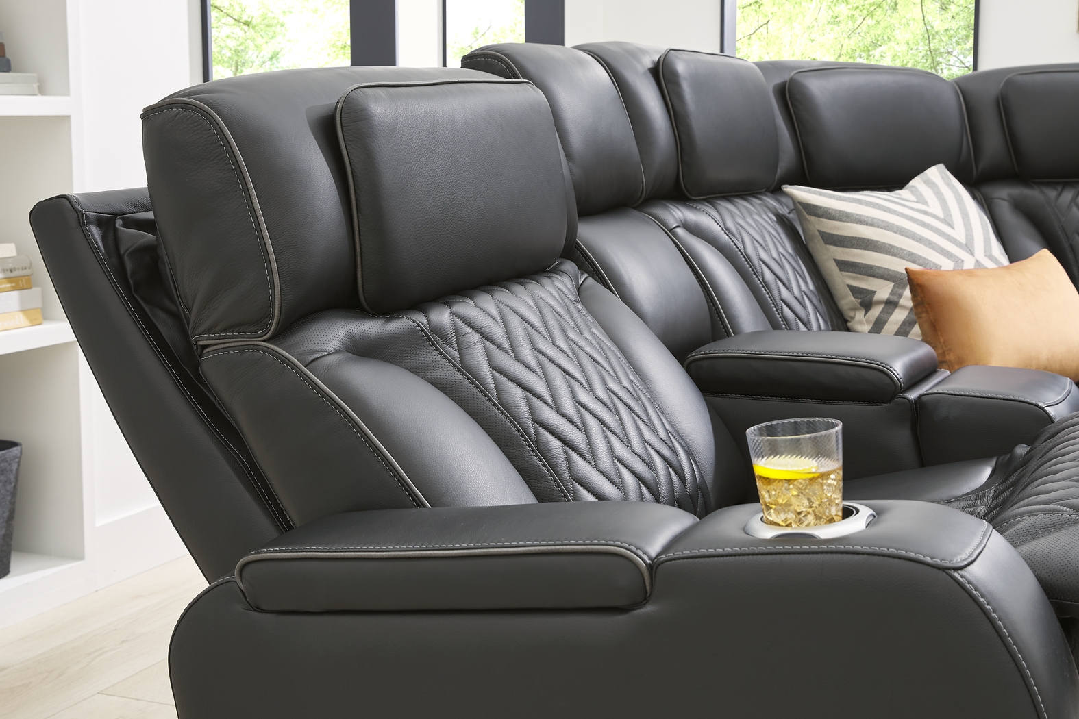 Encore Black Leather 6 Pc Triple Power Reclining Sectional Living Room - Thumbnail - Image 5