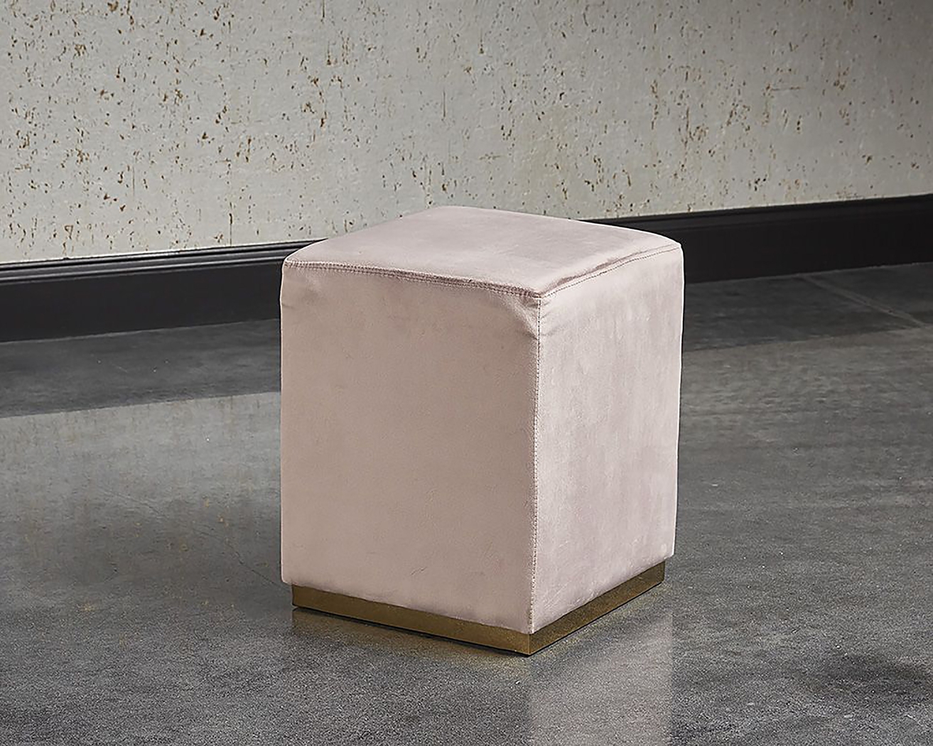 Enze Pink Ottoman - Thumbnail - Image 3