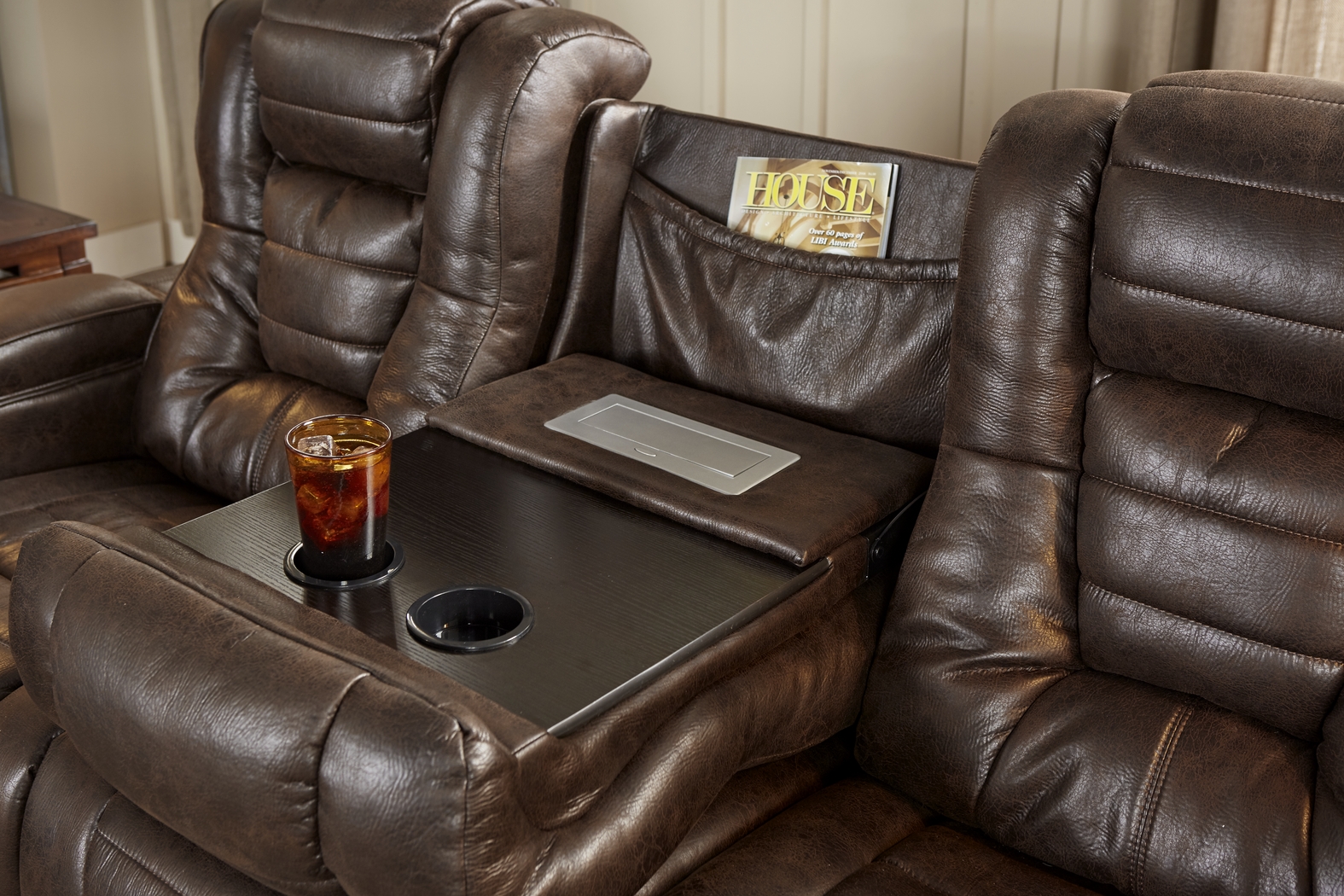 Eric Church Highway To Home Chief Brown 5 Pc Living Room with Dual Power Reclining Sofa - Thumbnail - Image 6