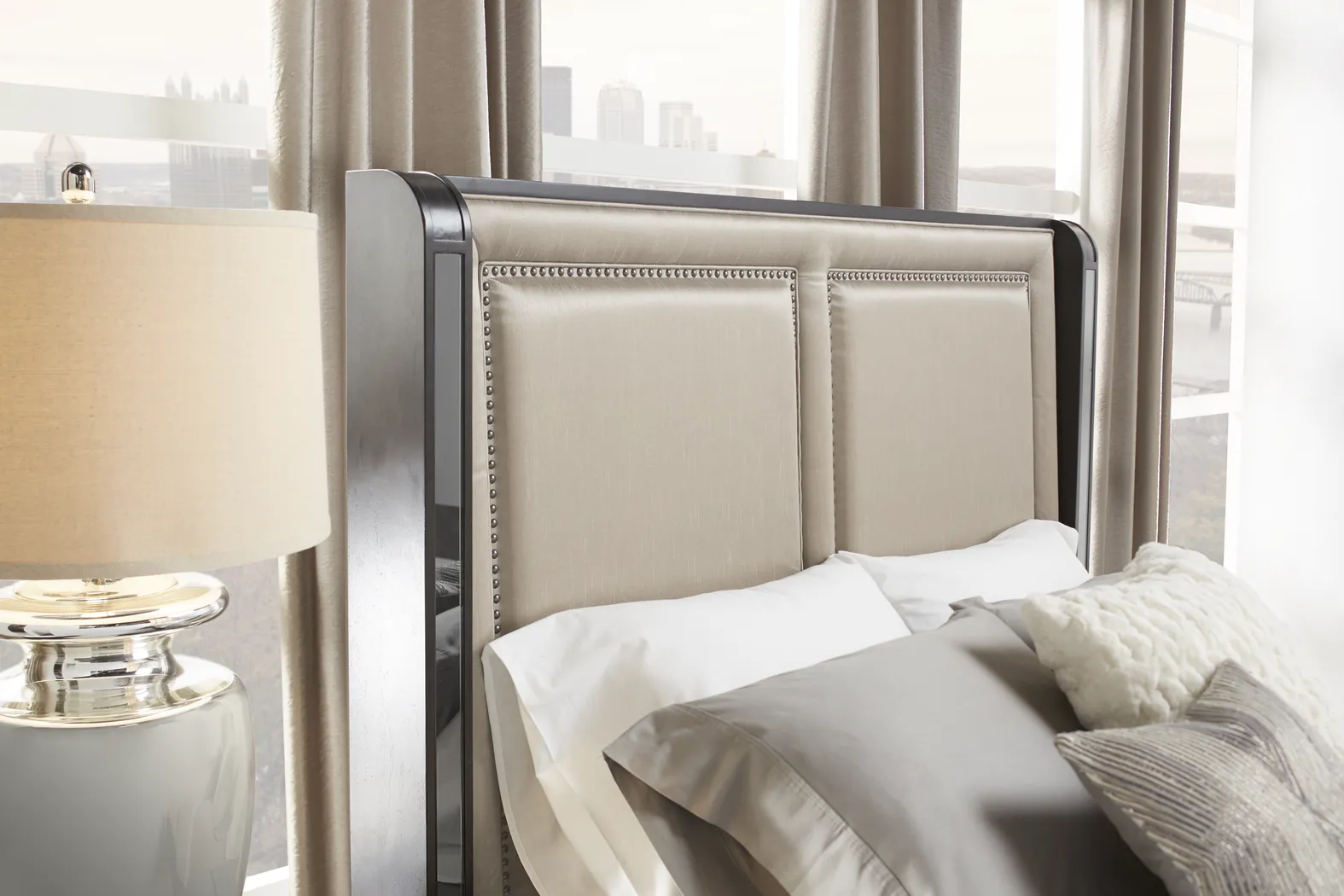 Eric Church Highway To Home Silverton Sound Graphite 3 Pc Queen Upholstered Bed - Thumbnail - Image 2