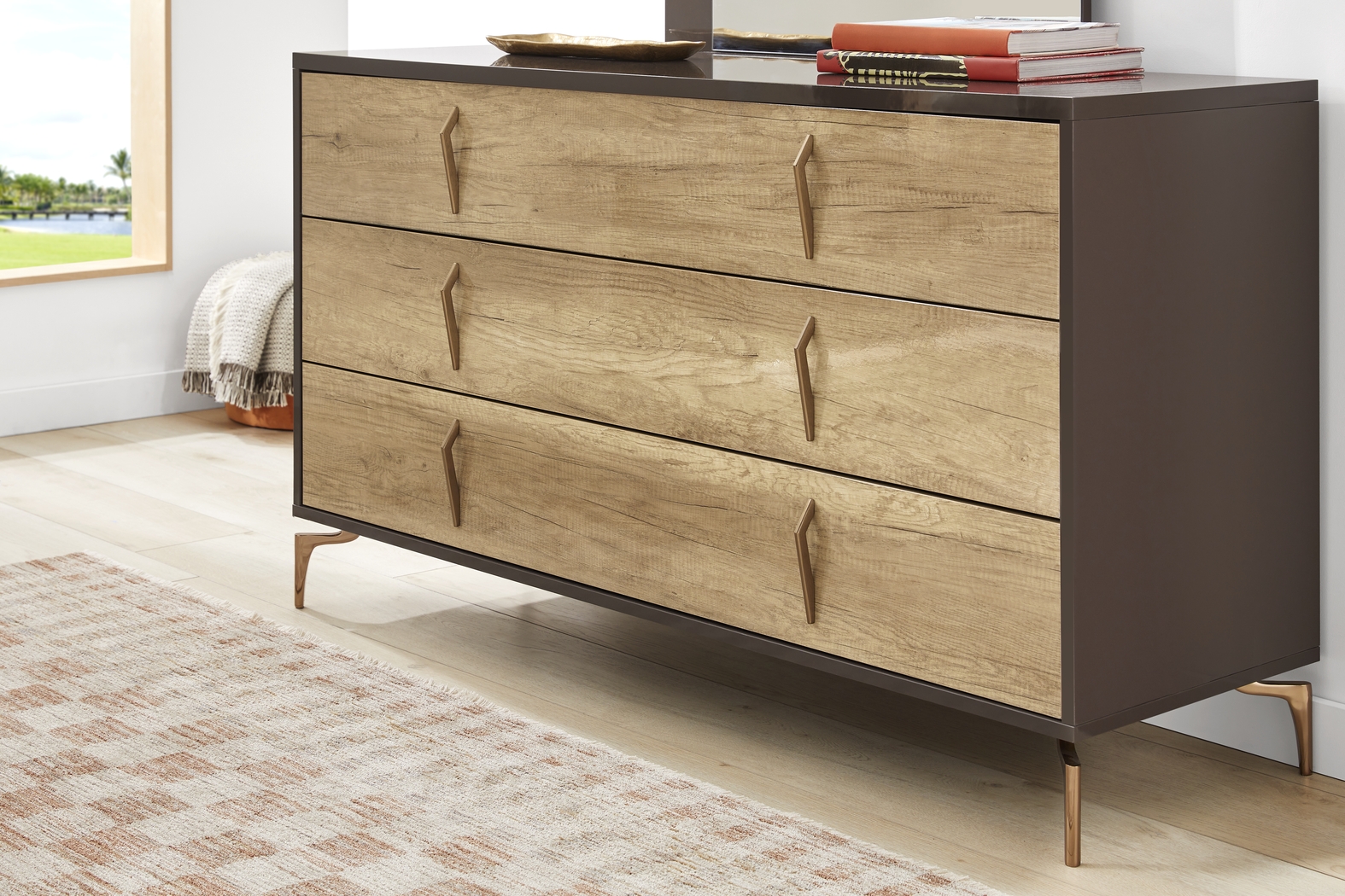 Esmedira Brown 5 Pc Queen Panel Bedroom - Thumbnail - Image 7