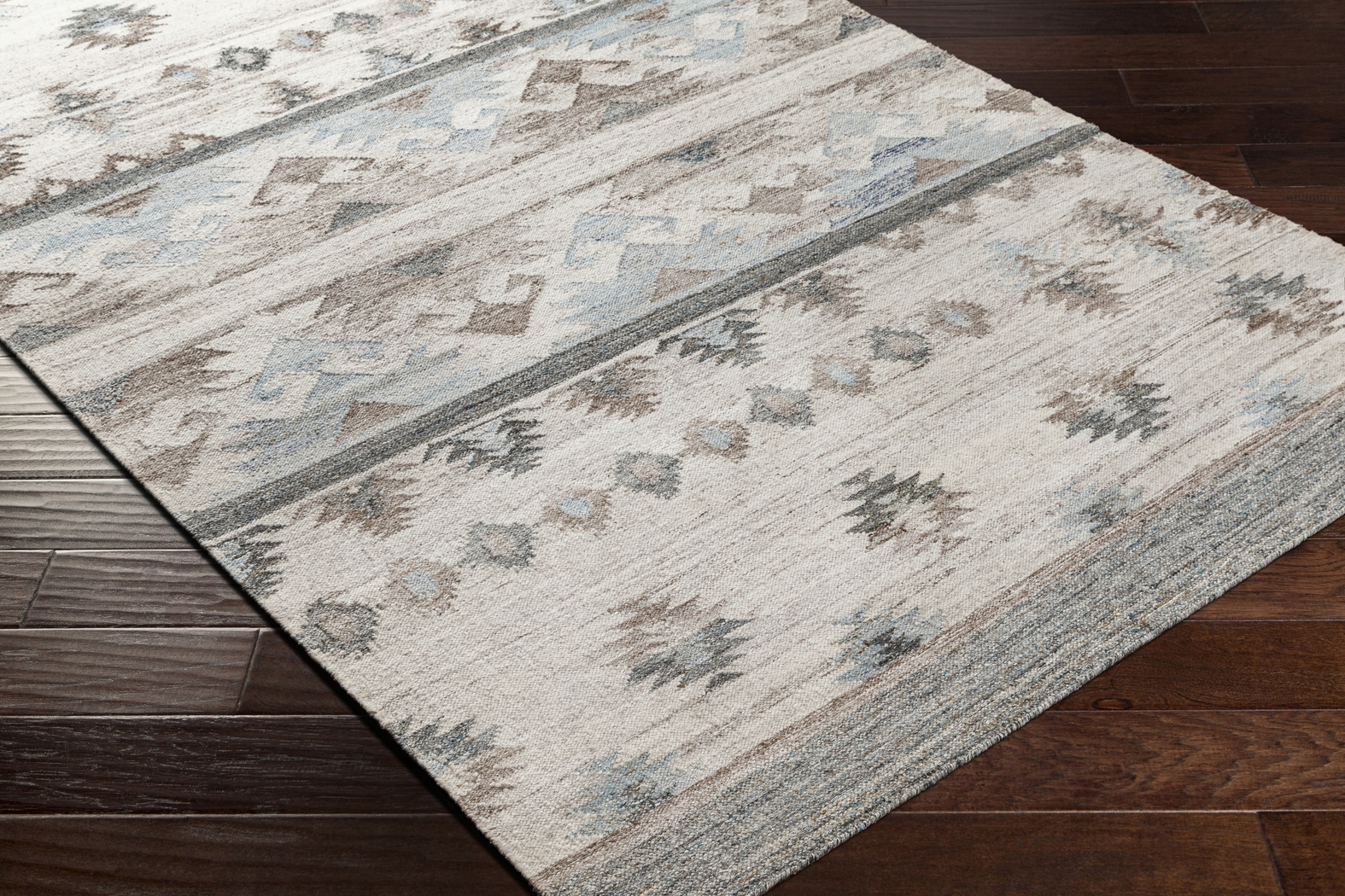 Everanette Blue 5' x 7'5 Rug - Thumbnail - Image 3