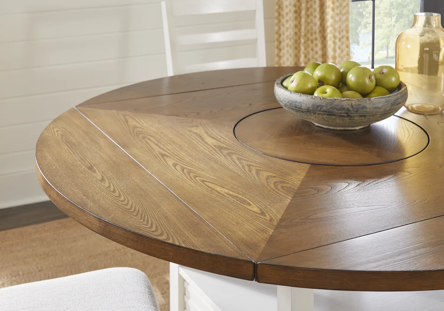 Everdeen Cottage White 5 Pc Dining Room - Thumbnail - Image 4