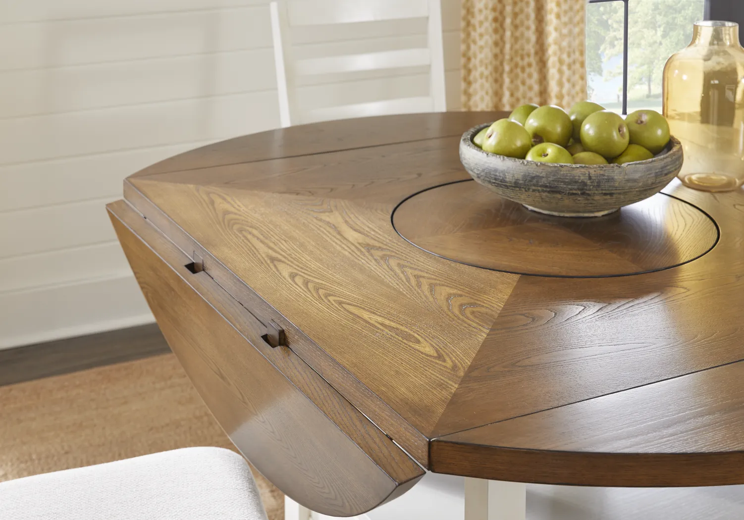 Everdeen Cottage White 5 Pc Dining Room - Thumbnail - Image 5