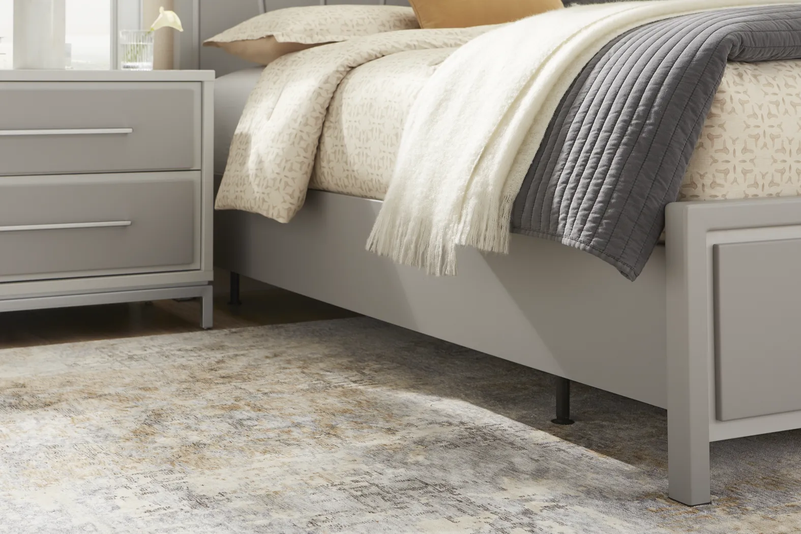 Everdream Gray 7 Pc King Panel Bedroom - Thumbnail - Image 5