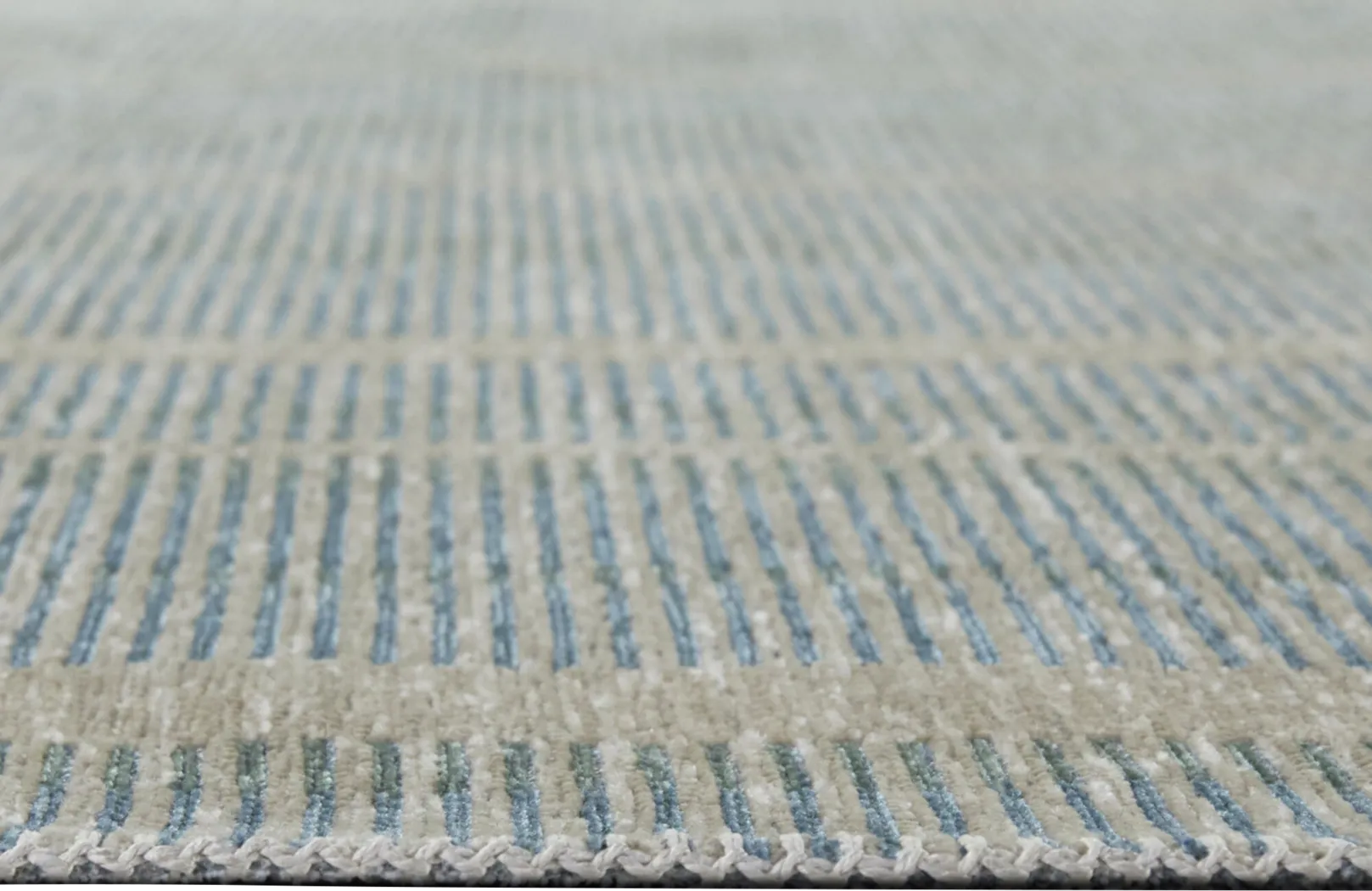 Eyla Blue 5'3 x 7' Rug - Thumbnail - Image 5