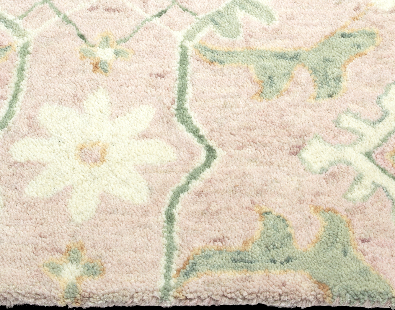 Ezelda Pink 8' x 10' Rug - Thumbnail - Image 3