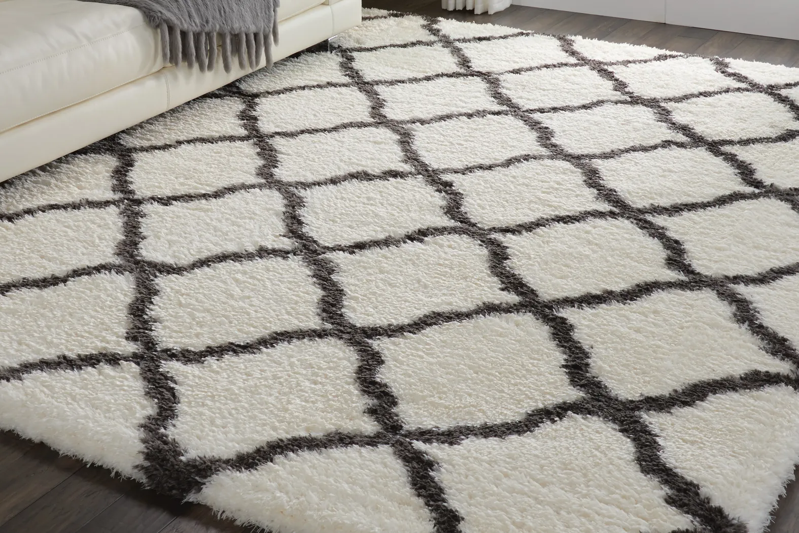 Fairport Beige 5' x 7' Rug - Thumbnail - Image 3