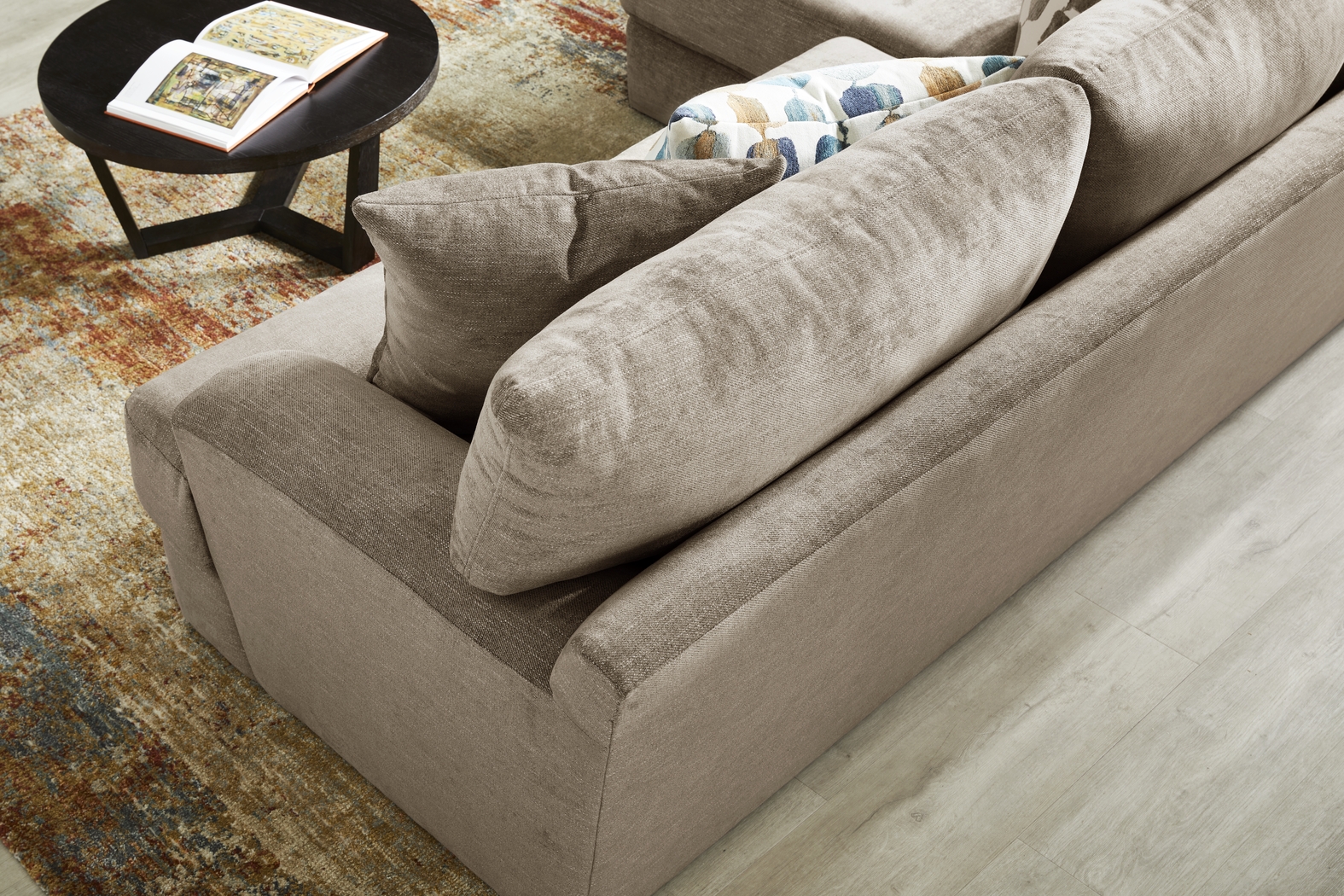 Fallbrook Brown 6 Pc Living Room - Thumbnail - Image 5