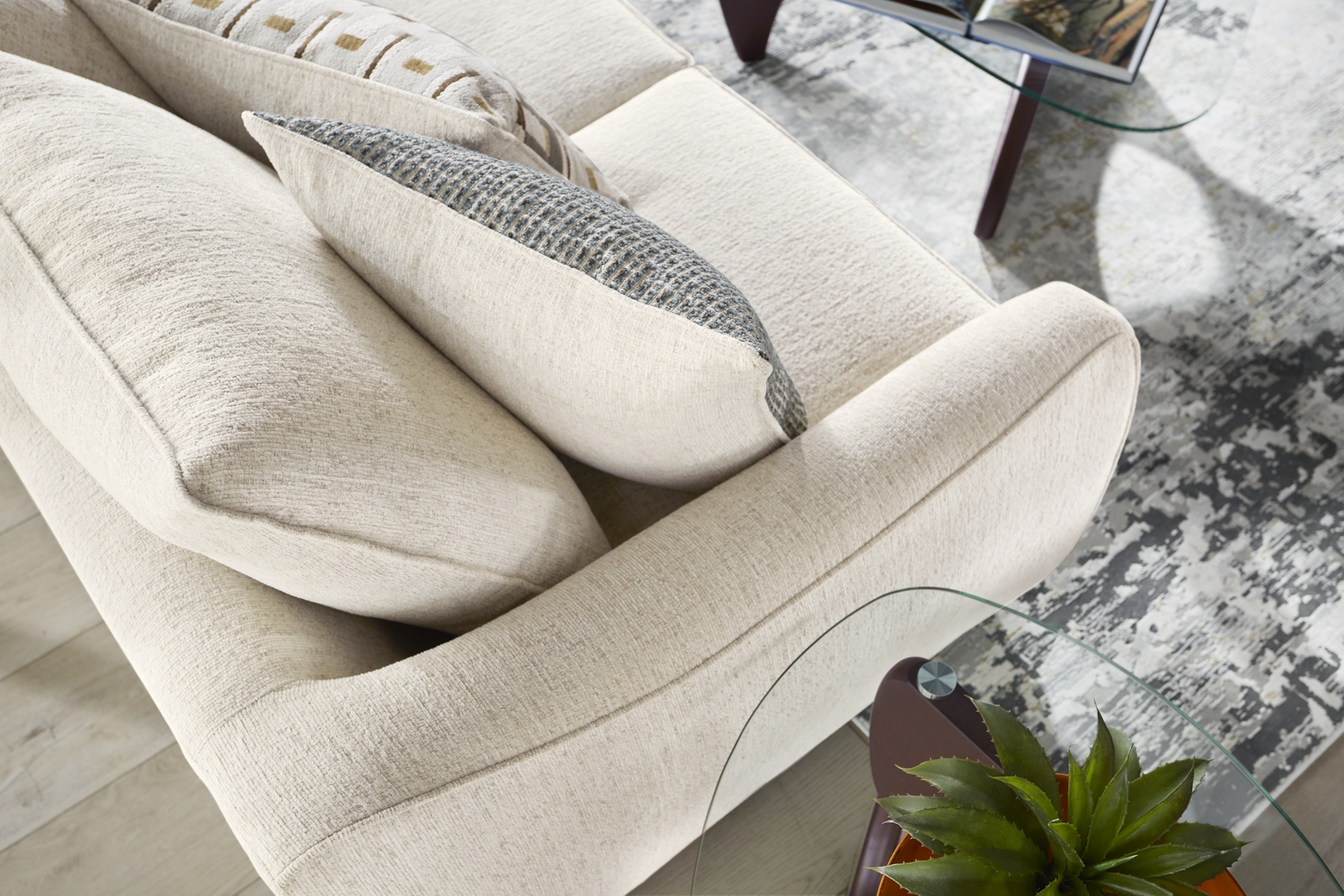 Fallon Ivory 7 Pc Sleeper Living Room Set - Thumbnail - Image 6