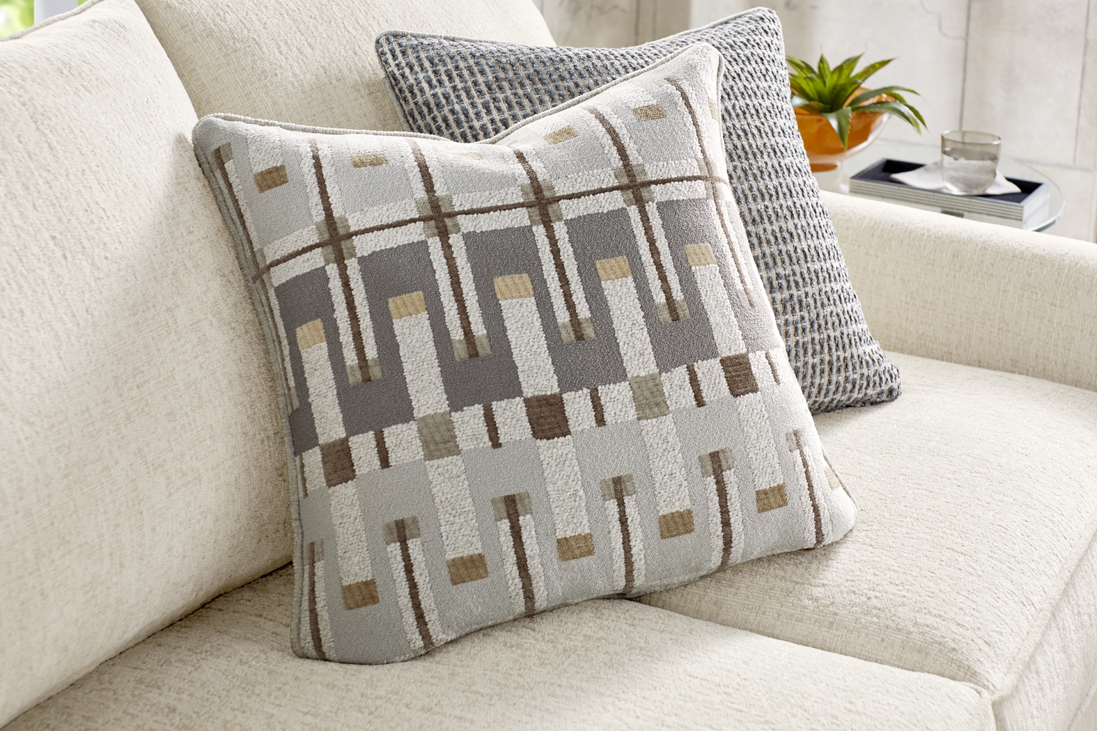 Fallon Ivory Sleeper Sofa - Thumbnail - Image 3