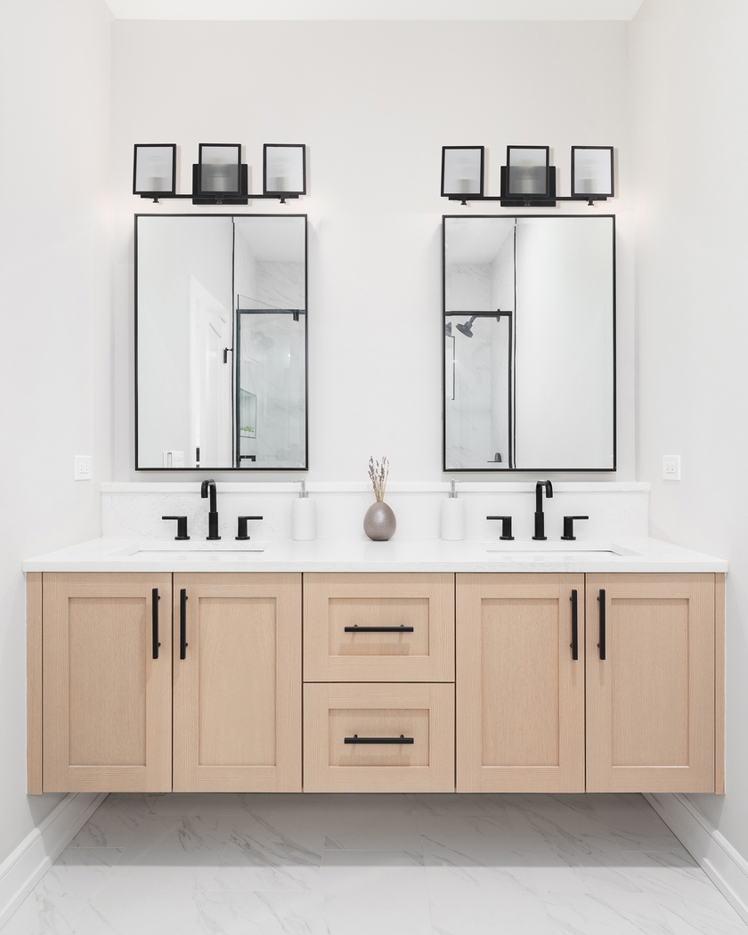 Feara Shade Medium Black Sconce - Thumbnail - Image 2