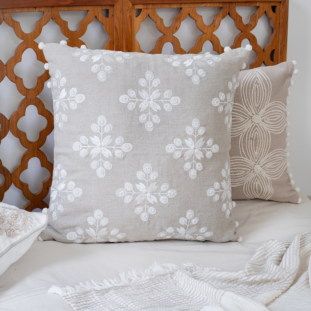 Fennelweed Beige Accent Pillow - Thumbnail - Image 2