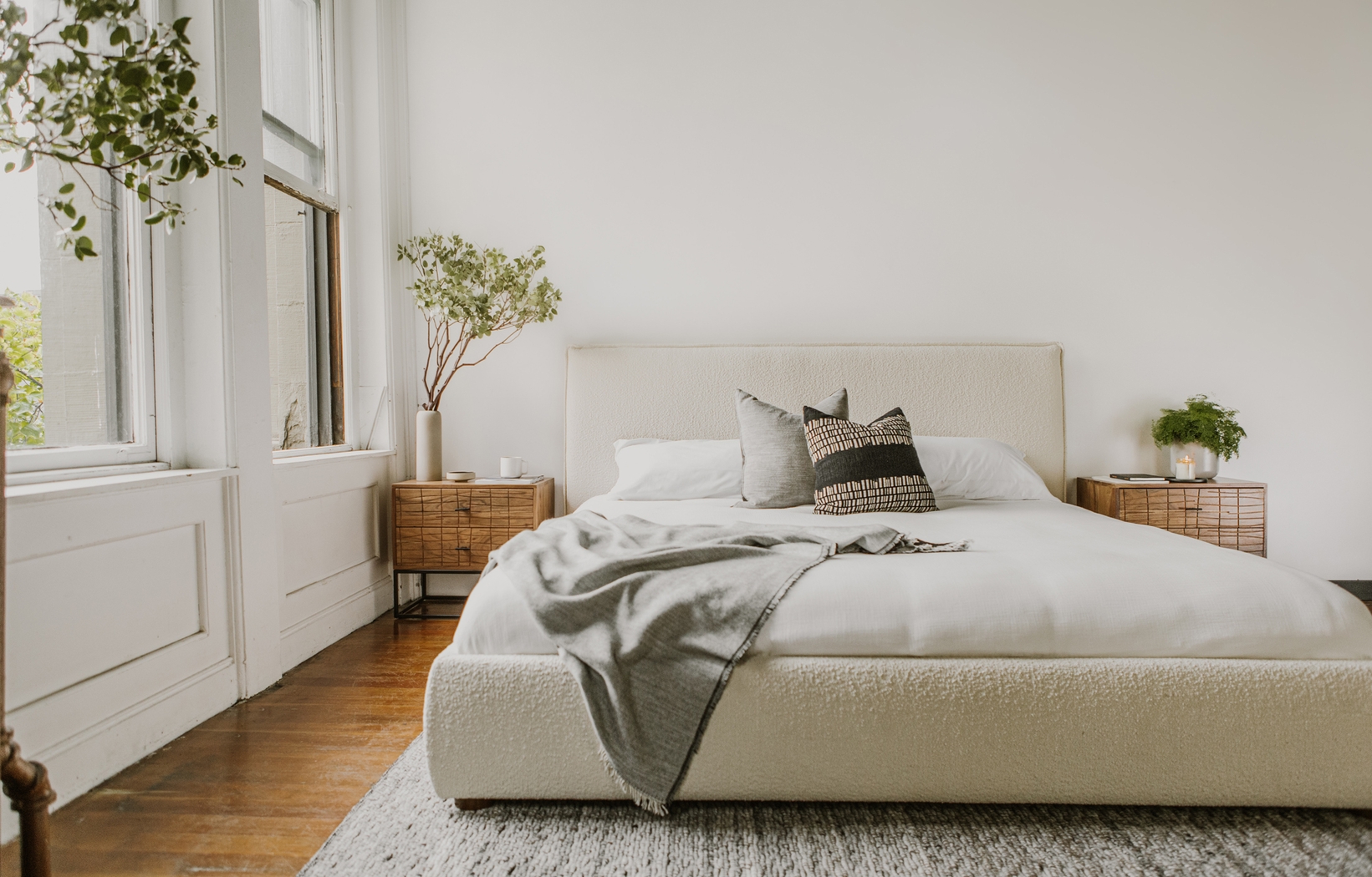 Fichett Beige Nightstand - Thumbnail - Image 5