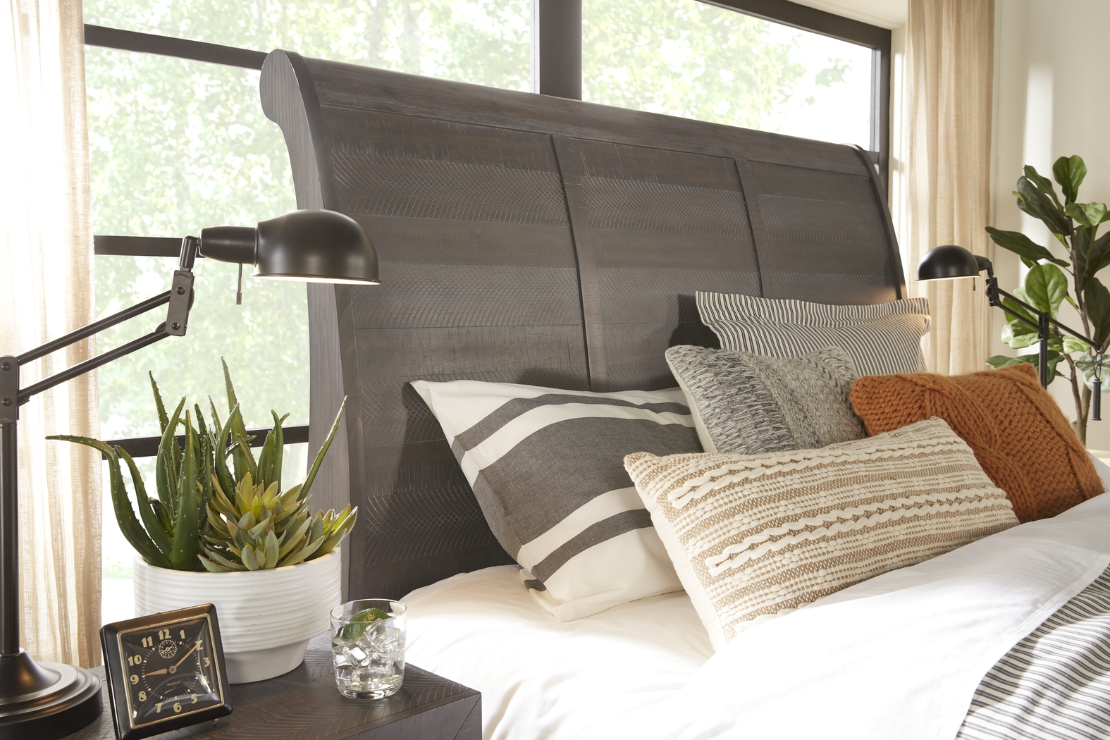 Finlay Espresso 7 Pc King Sleigh Bedroom with Storage - Thumbnail - Image 4