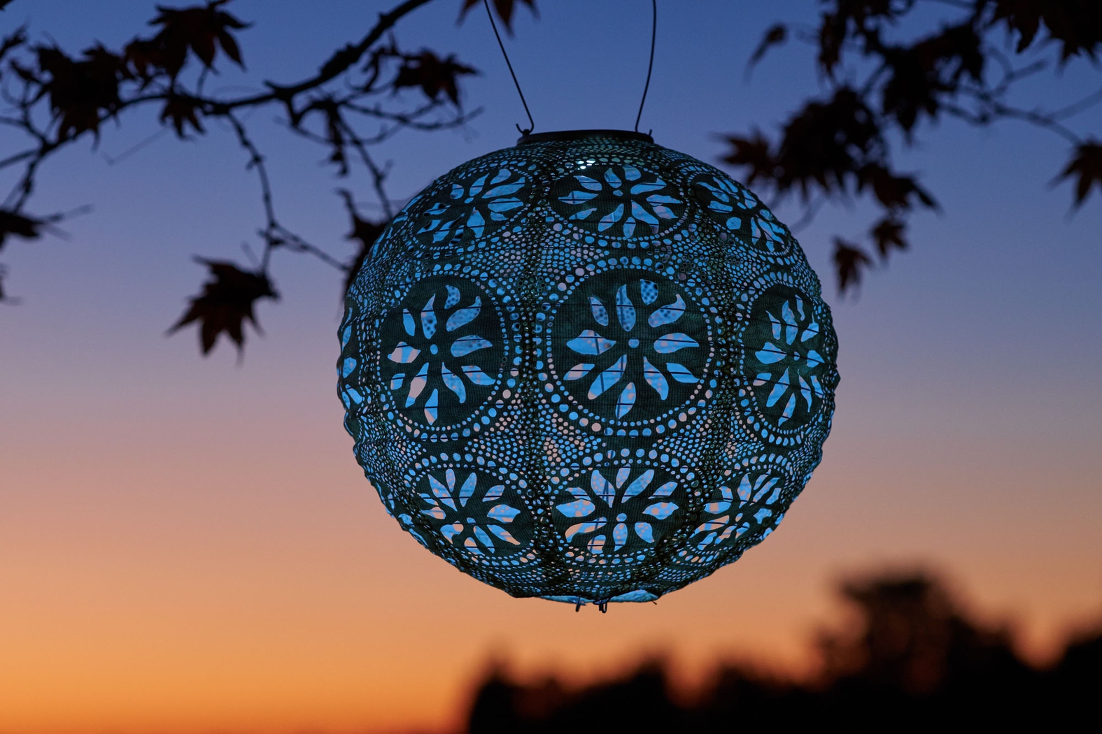 Floral Medallion Pearl Outdoor Solar Lantern - Thumbnail - Image 5