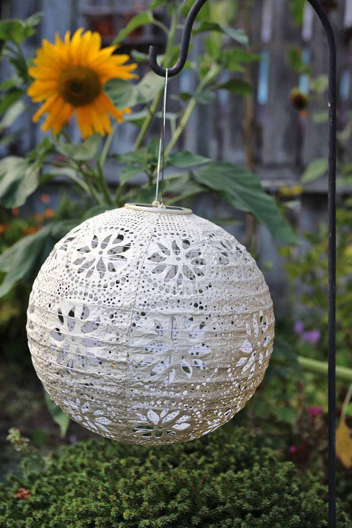 Floral Medallion Pearl Outdoor Solar Lantern - Thumbnail - Image 6
