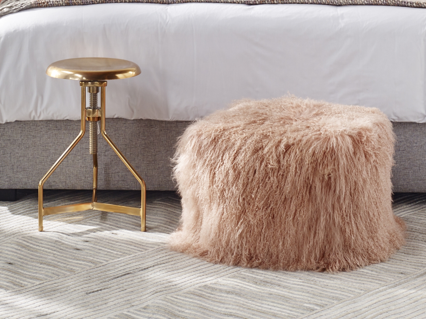 Fluffy Square Pink Pouf - Thumbnail - Image 2