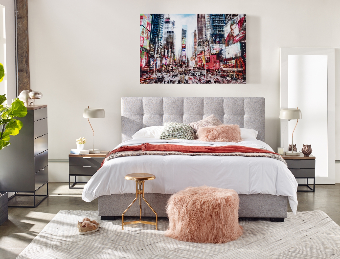 Fluffy Square Pink Pouf - Thumbnail - Image 3