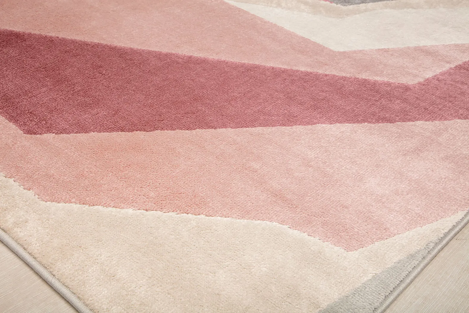Fodali Pink 5' x 7' Rug - Thumbnail - Image 6