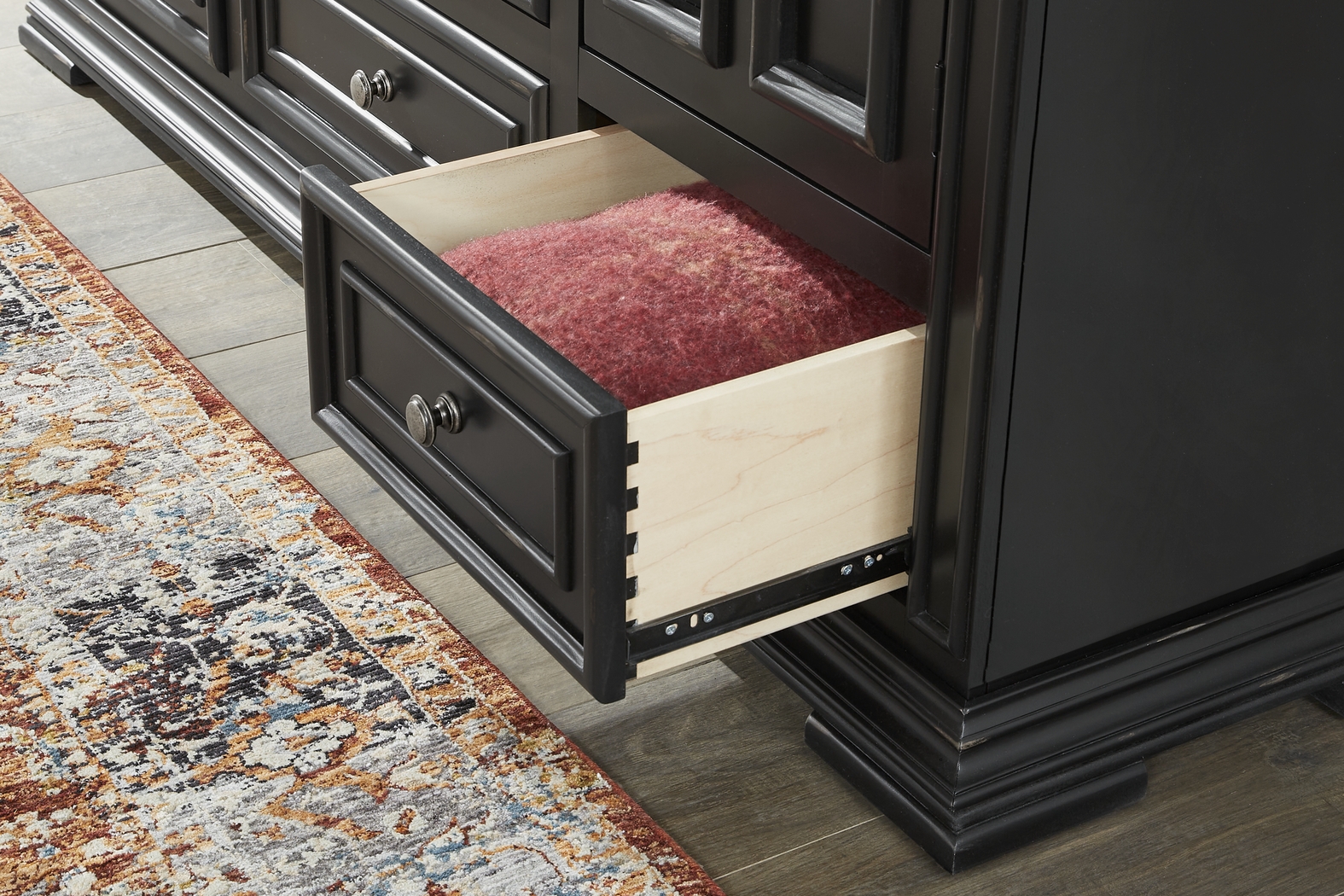 Folkston Bay Black 5 Pc King Bedroom - Thumbnail - Image 8