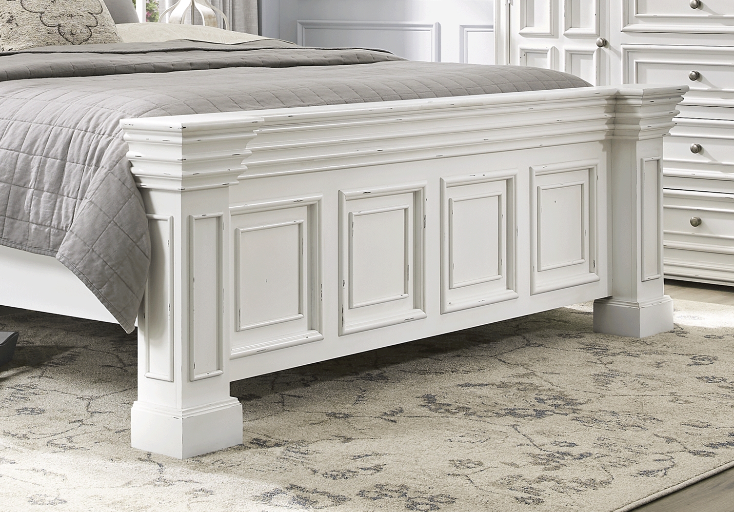 Folkston Bay White 5 Pc Queen Bedroom - Thumbnail - Image 4